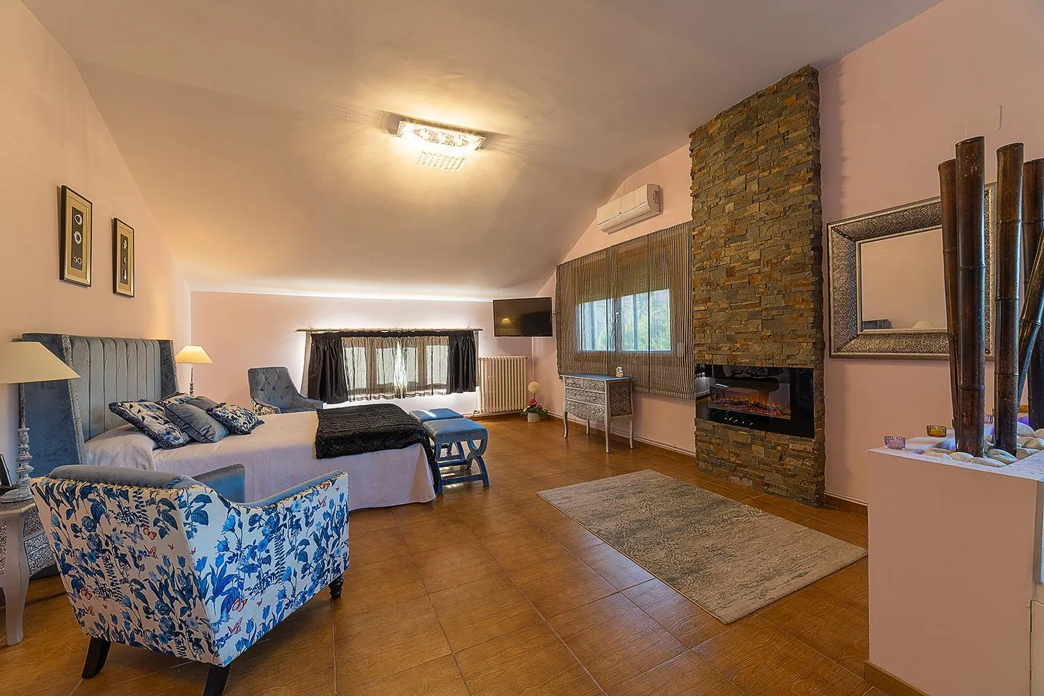 Photo of the whole room in Hospedería Casa Martell