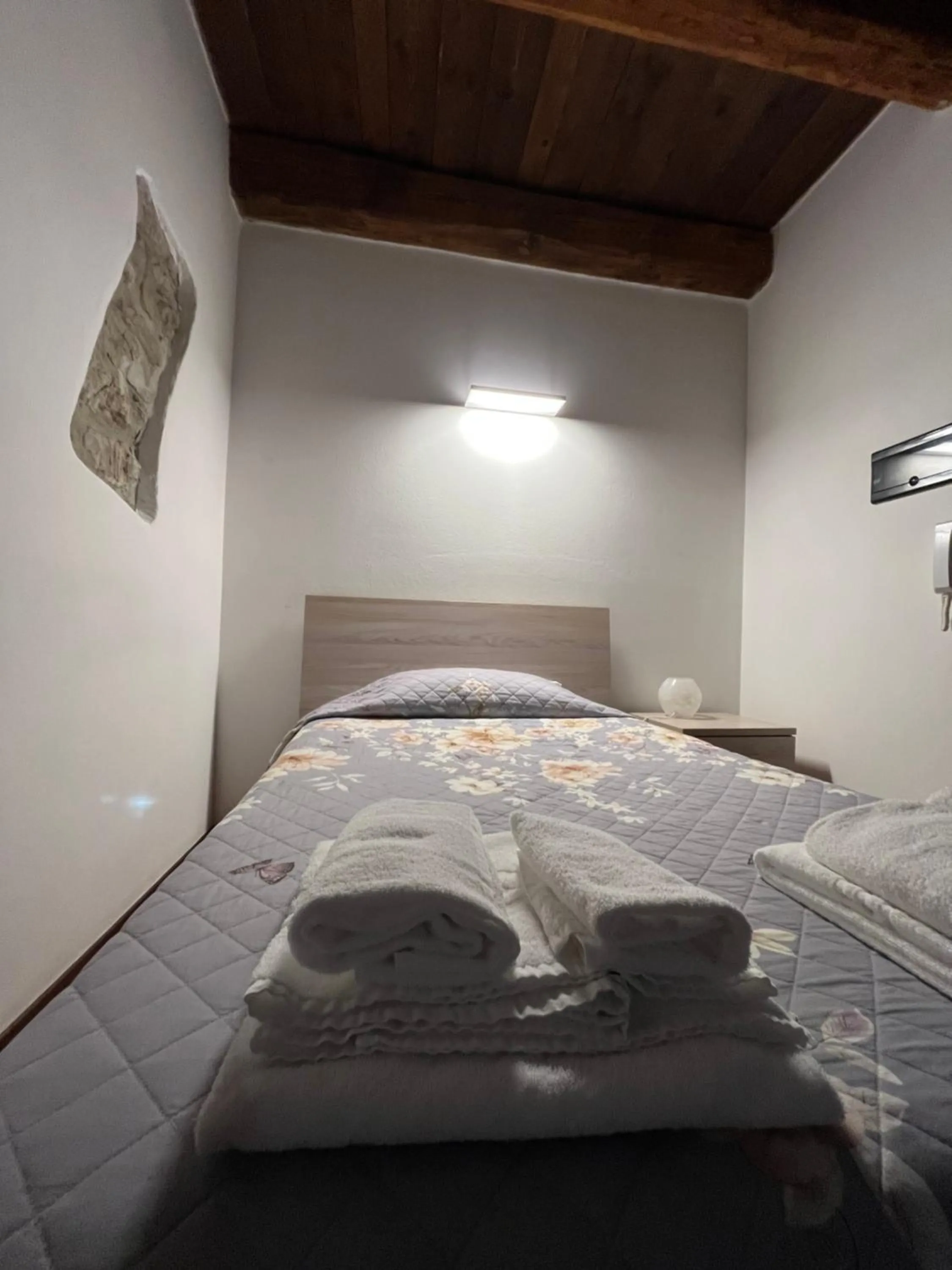 Photo of the whole room, Bed in Villaggio Della Salute Più