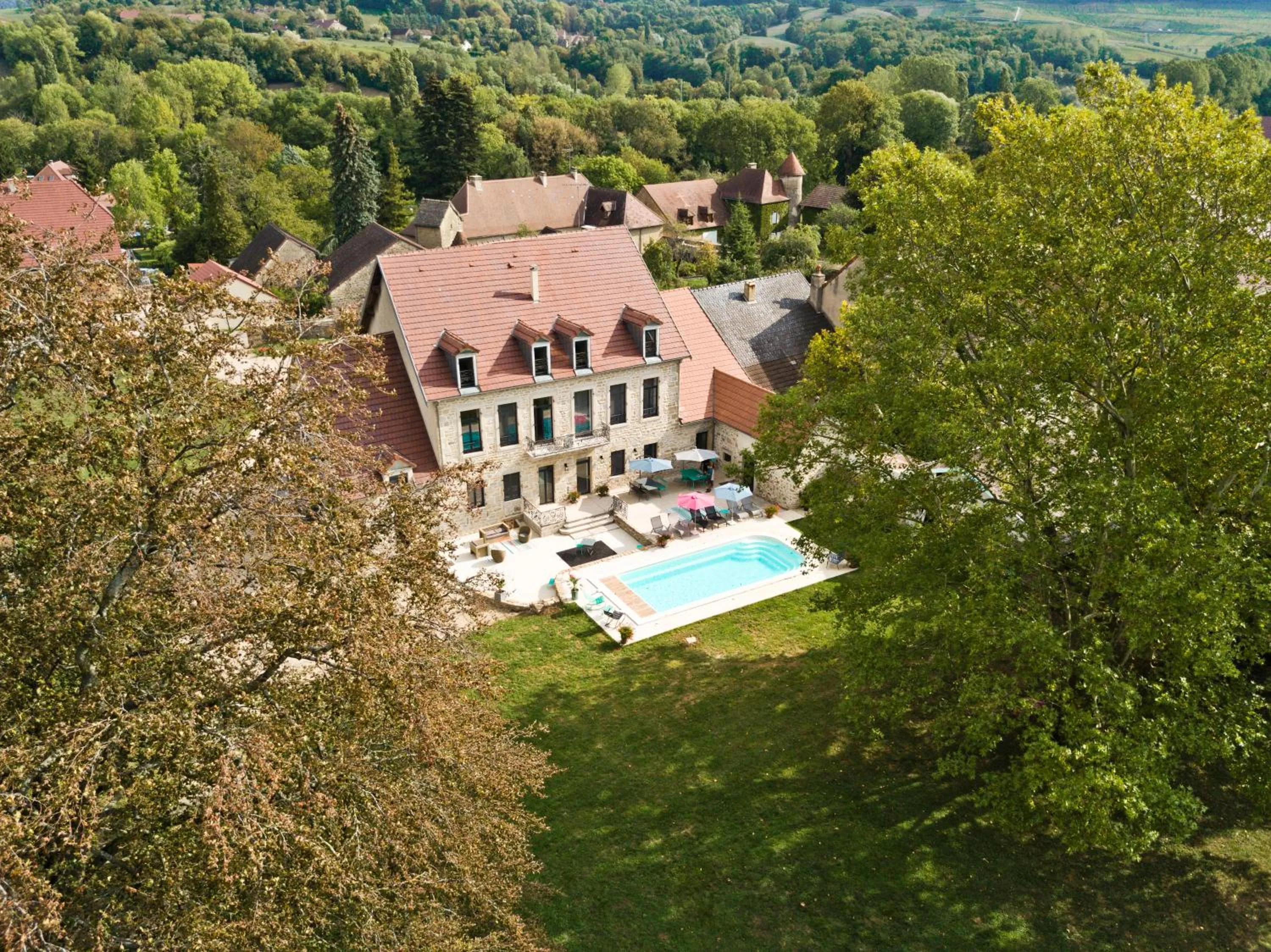 Property building in Le 49 Côté Parc & SPA