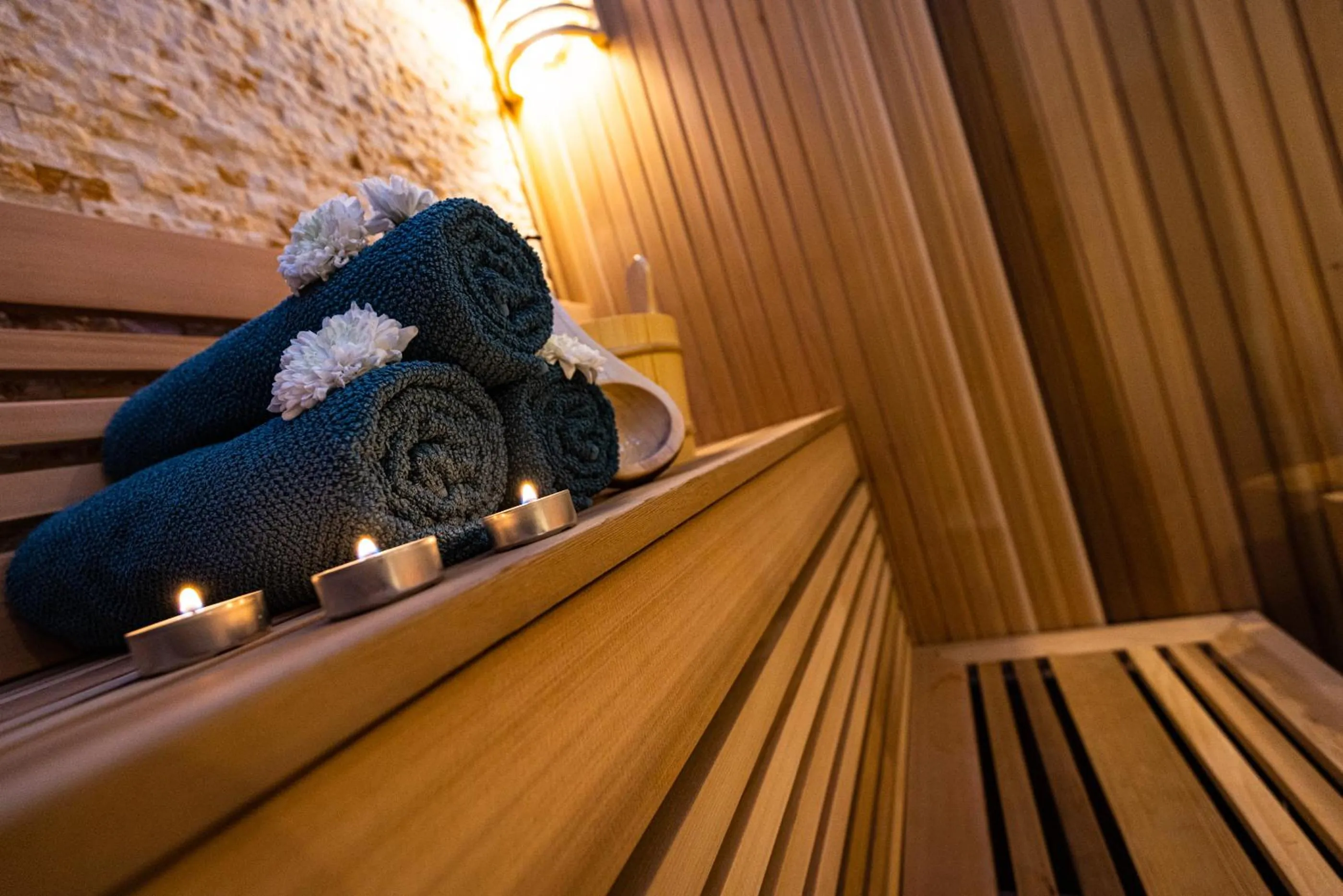 Massage in Le 49 Côté Parc & SPA