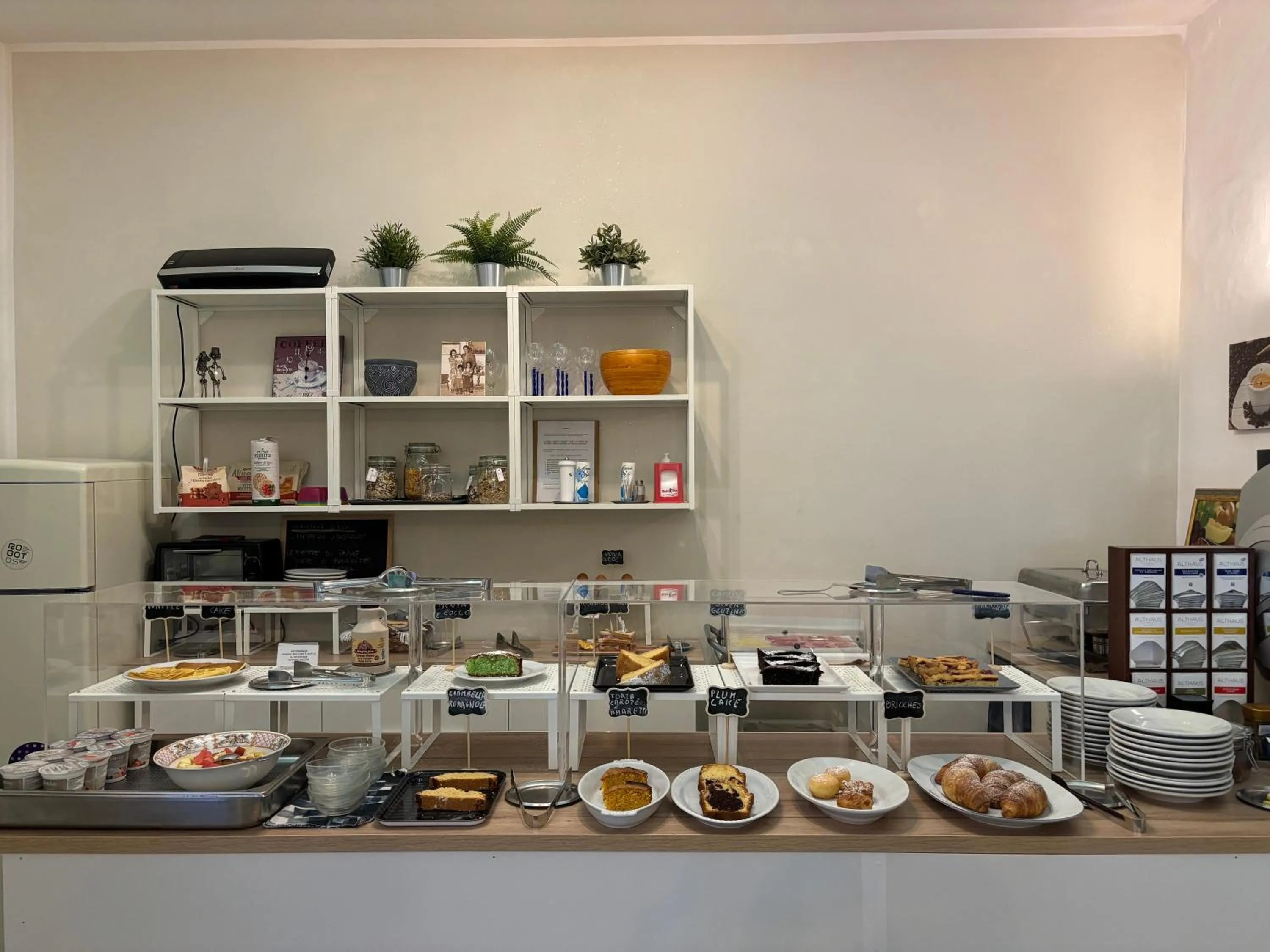 Food in Hotel Iride Apartments & Rooms- ideale per famiglie e coppie