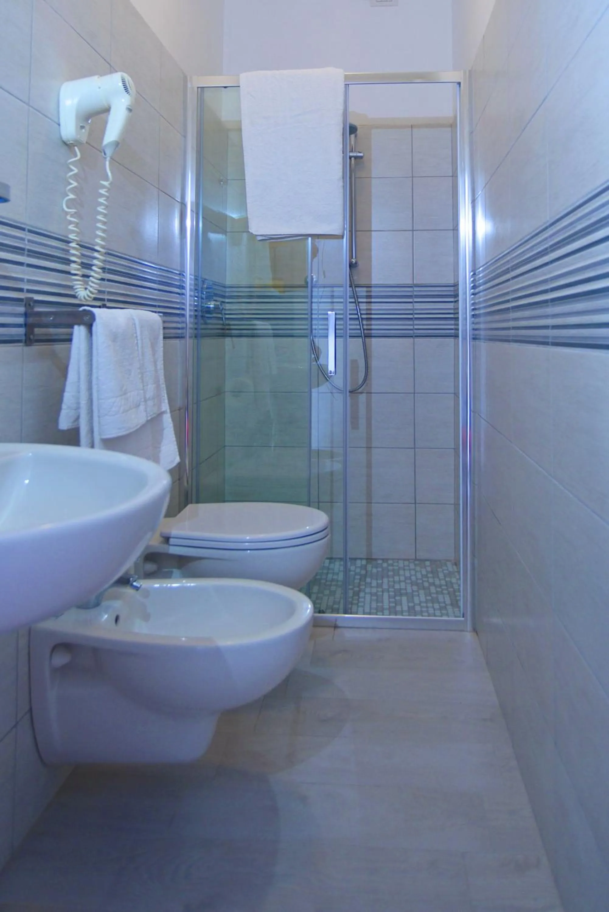 Bathroom in Hotel Iride Apartments & Rooms- ideale per famiglie e coppie