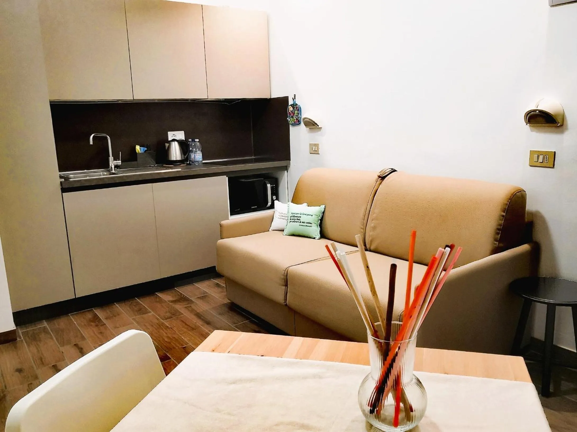 Kitchen or kitchenette in Hotel Iride Apartments & Rooms- ideale per famiglie e coppie