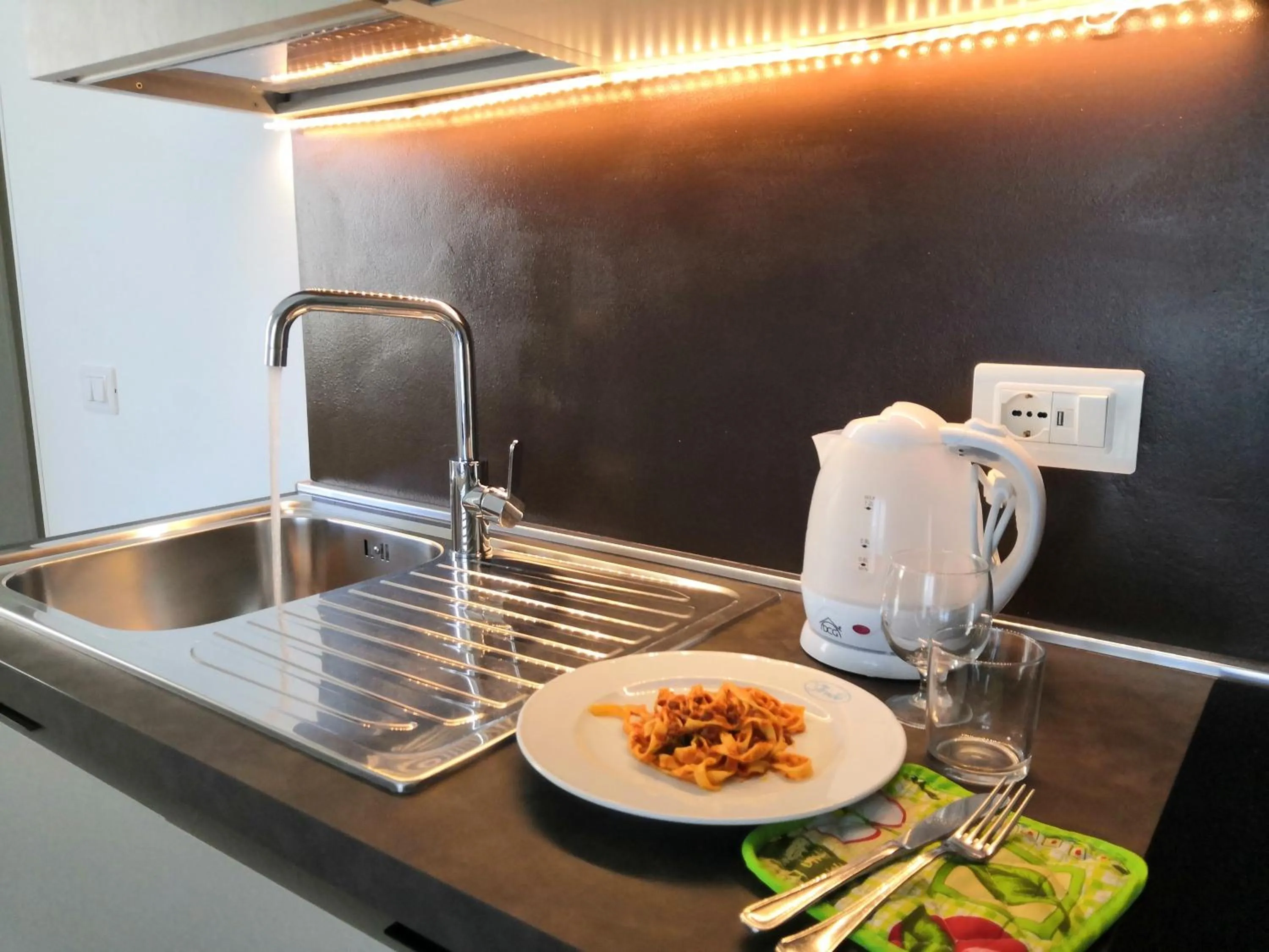Breakfast in Hotel Iride Apartments & Rooms- ideale per famiglie e coppie