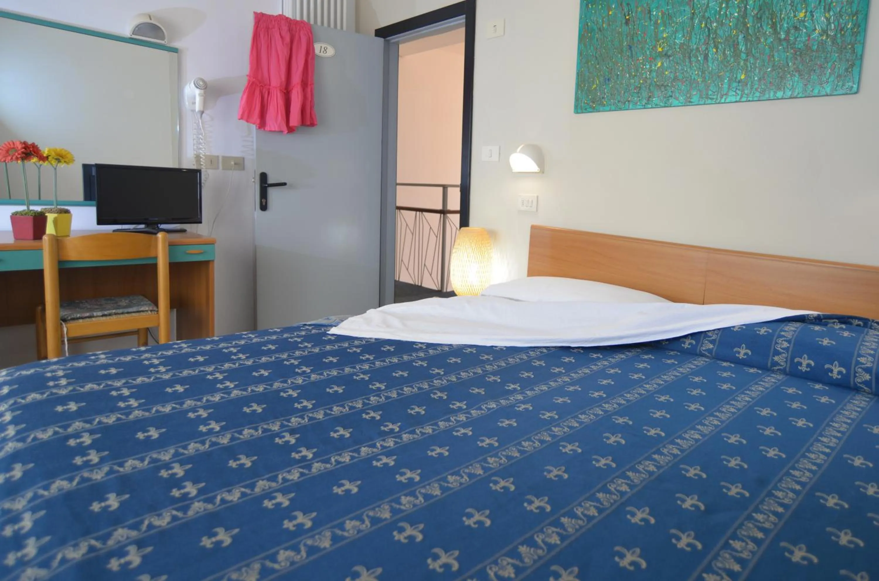 Photo of the whole room, Bed in Hotel Iride Apartments & Rooms- ideale per famiglie e coppie