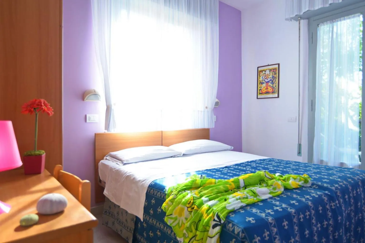 Bed in Hotel Iride Apartments & Rooms- ideale per famiglie e coppie