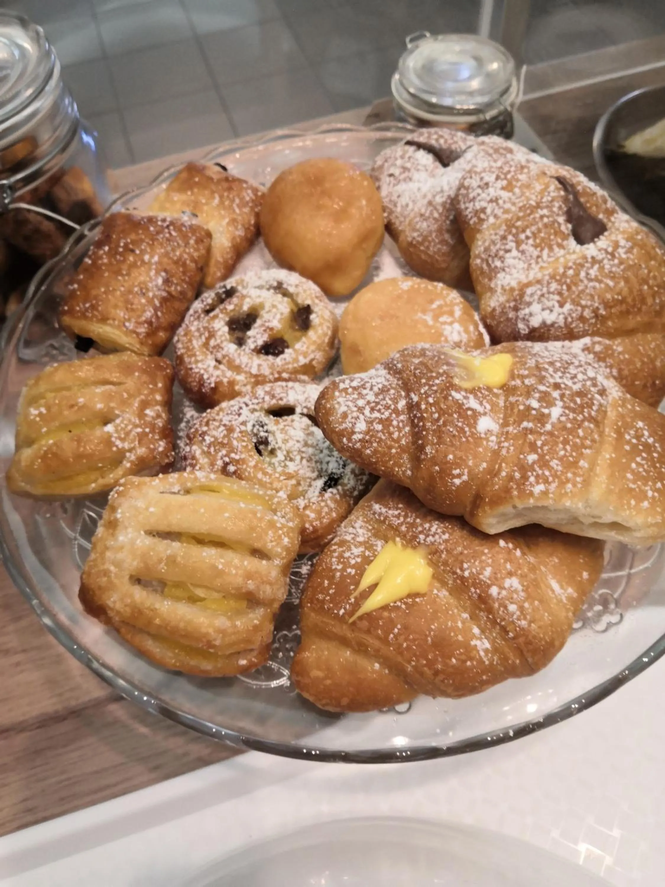 Breakfast in Hotel Iride Apartments & Rooms- ideale per famiglie e coppie