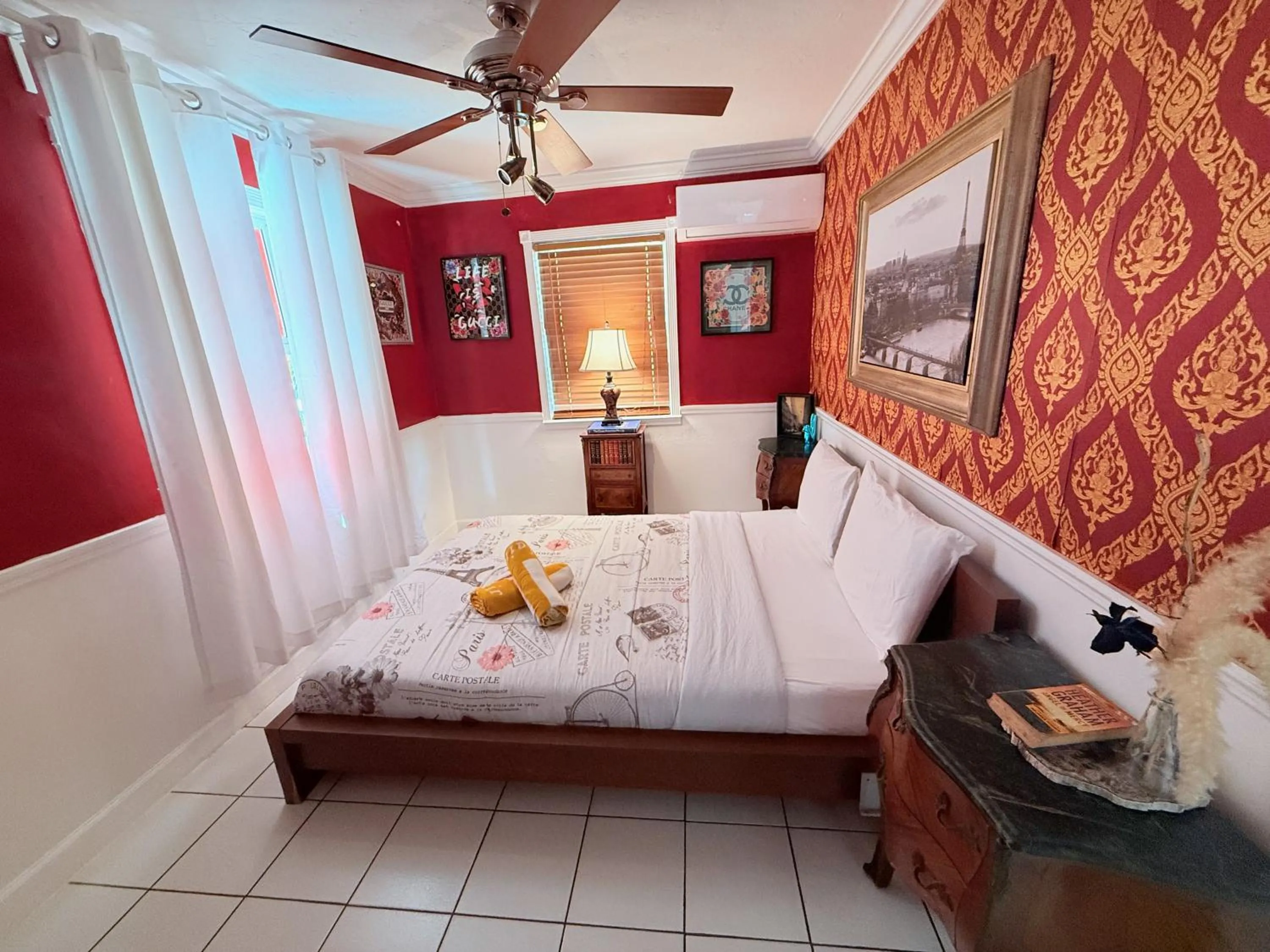 Bed in Sinclair Boutique Hotel