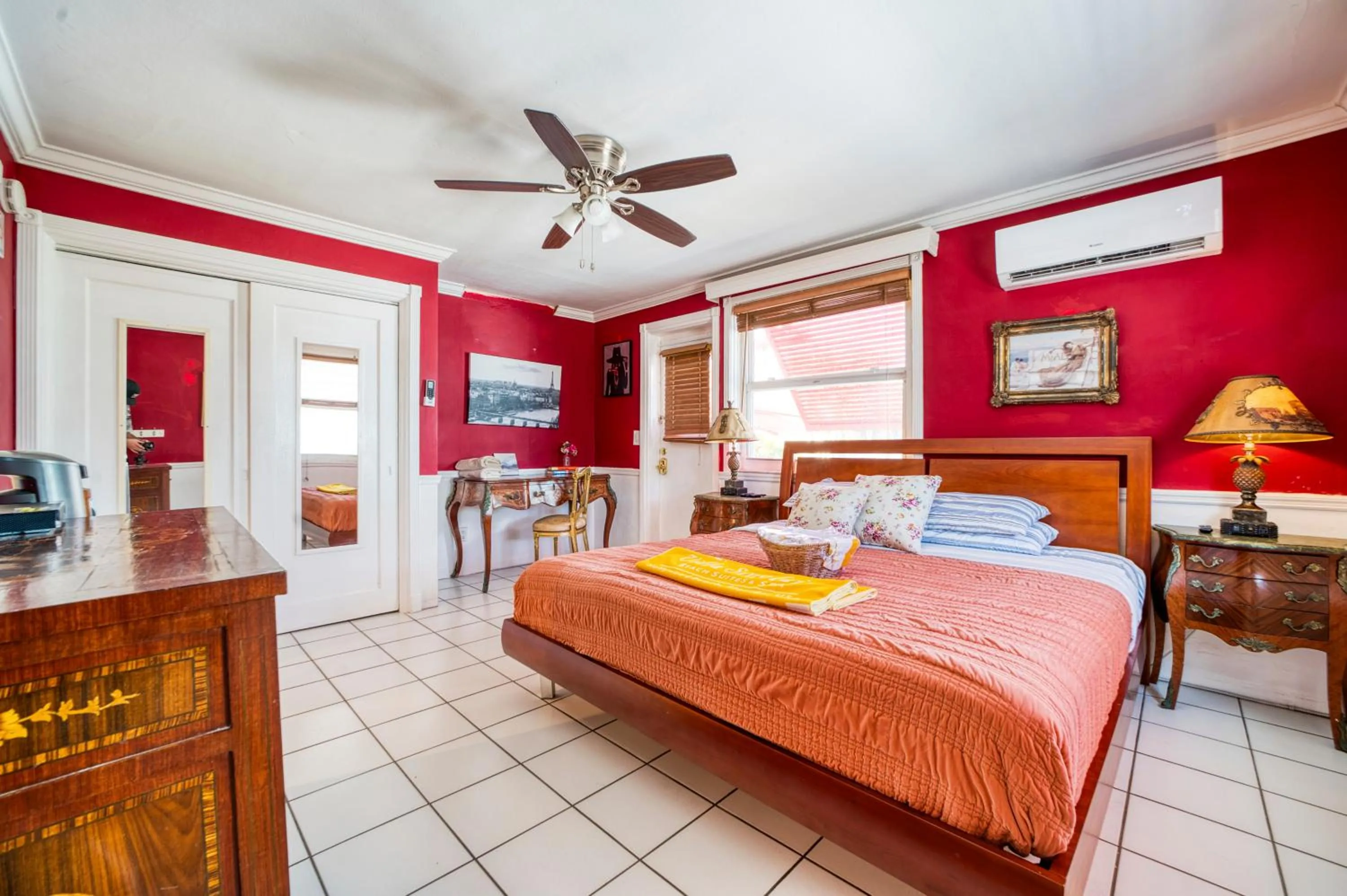 Bed in Sinclair Boutique Hotel