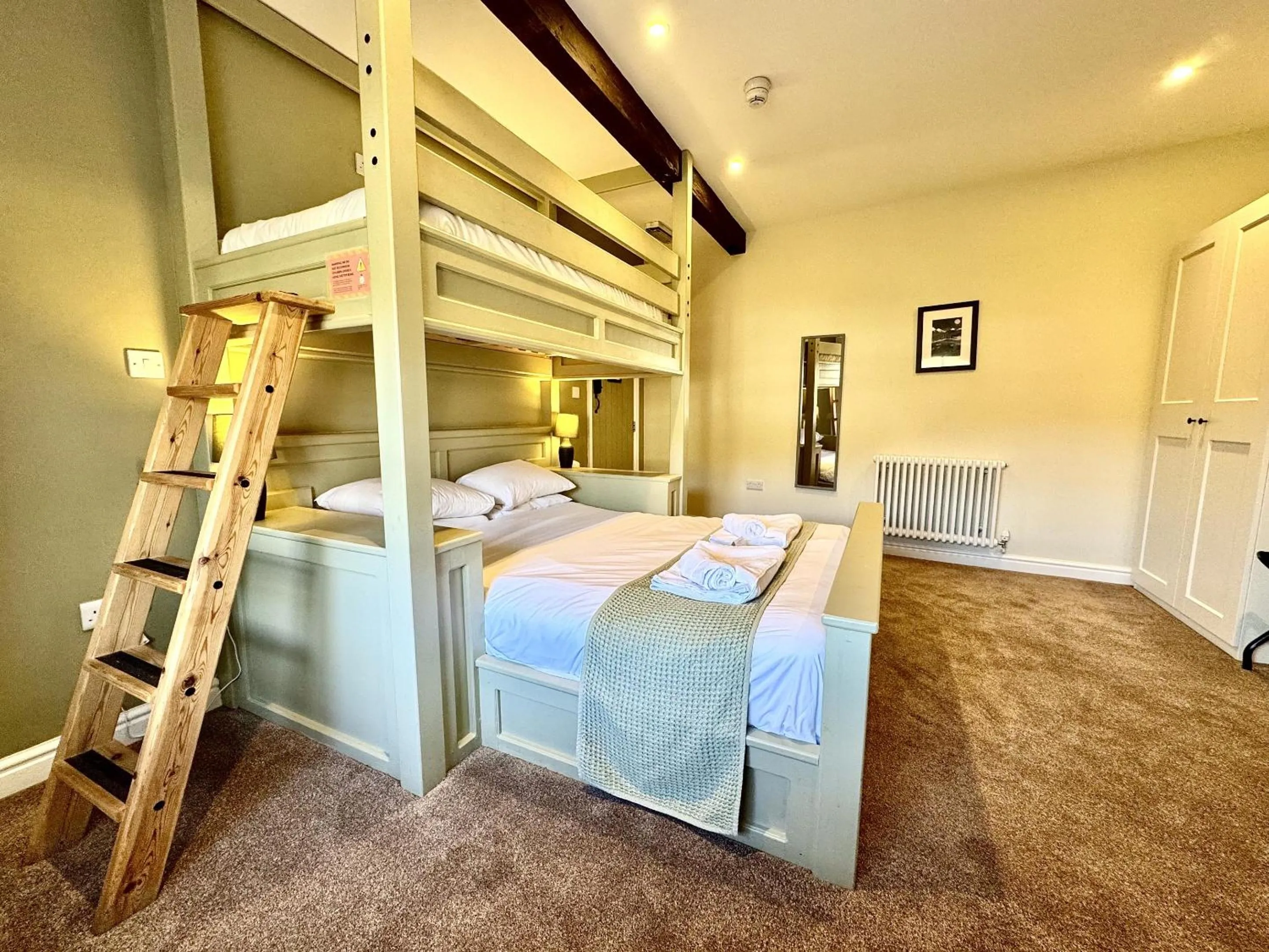 Bedroom, Bed in RIVERBANC