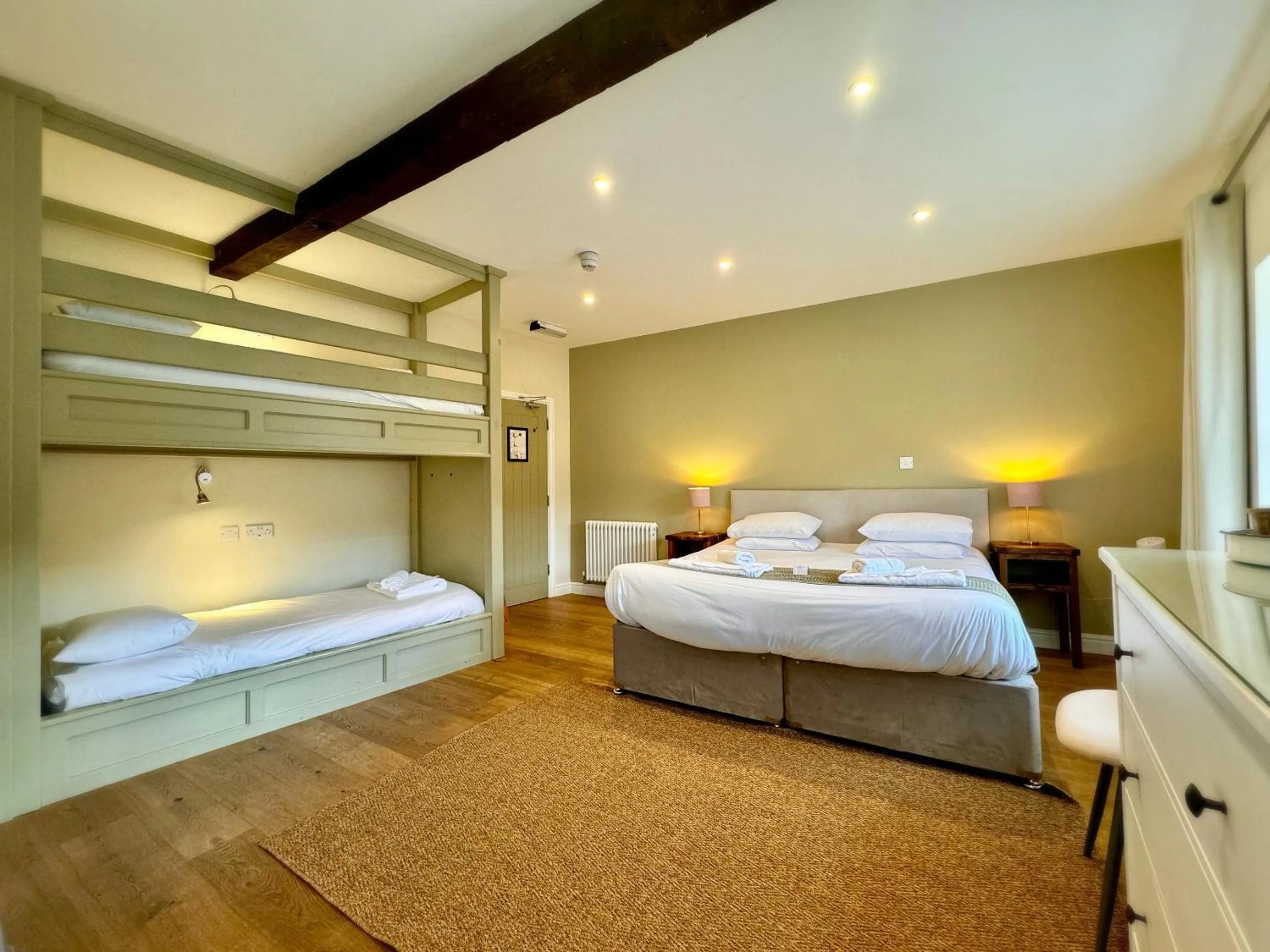 Bedroom, Bed in RIVERBANC