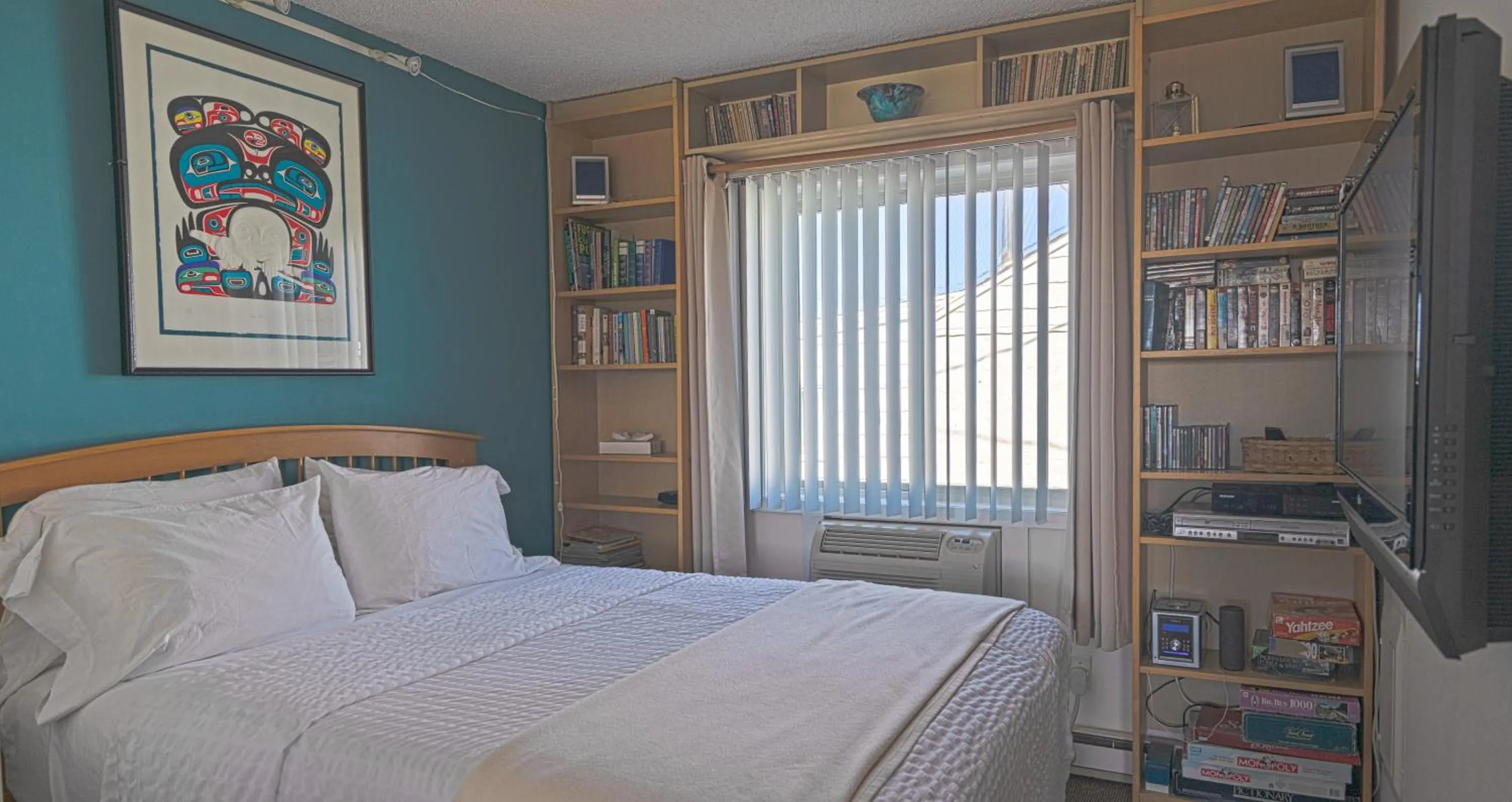 Bed in Montauk Oceanside Suites