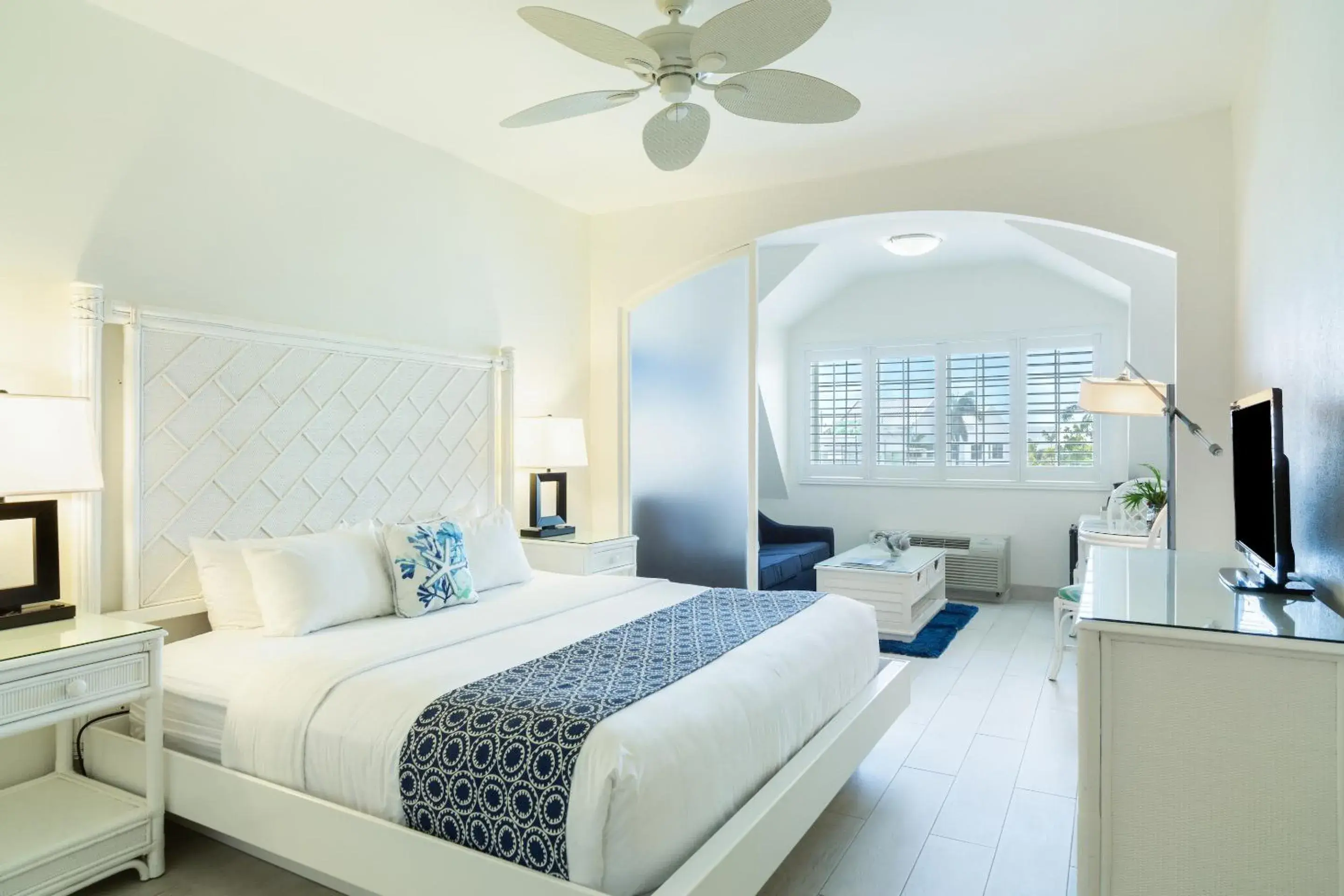 Standard Plus -1 King Bed in Ports of Call Resort Standard Plus -1 King Bed in Ports of Call Resort