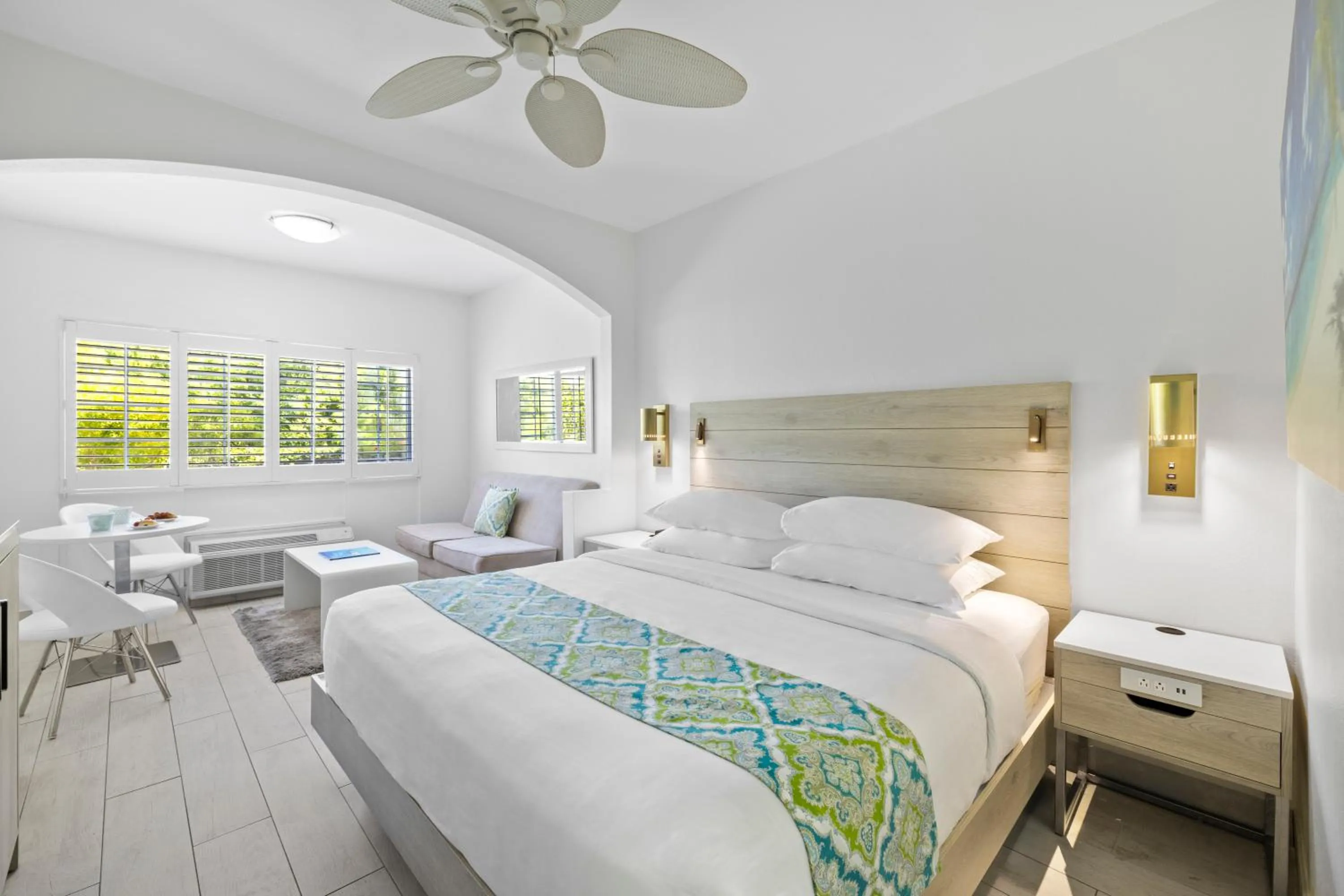 Photo of the whole room, Bed in Ports of Call Resort