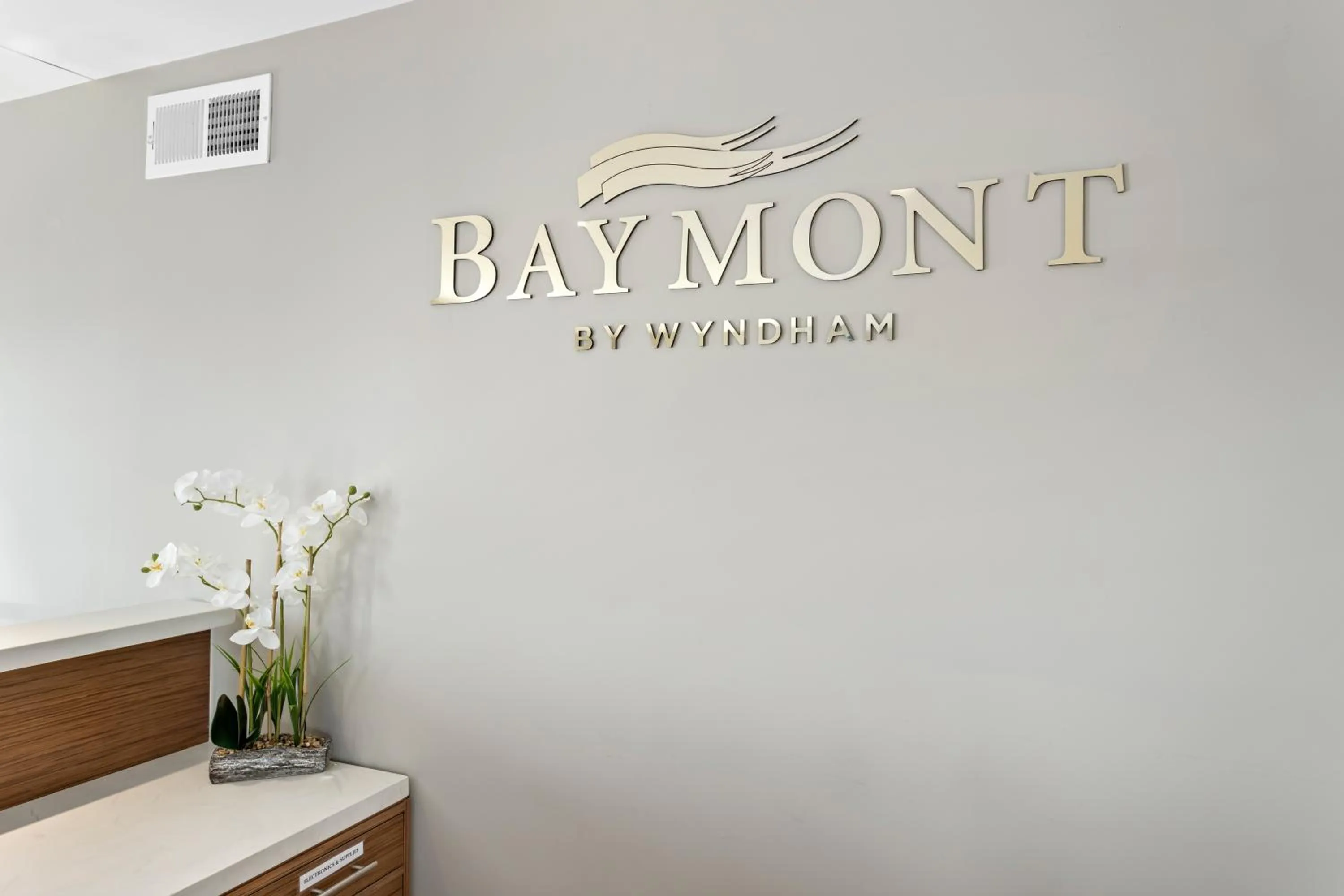 Lobby or reception in Baymont by Wyndham Beaumont