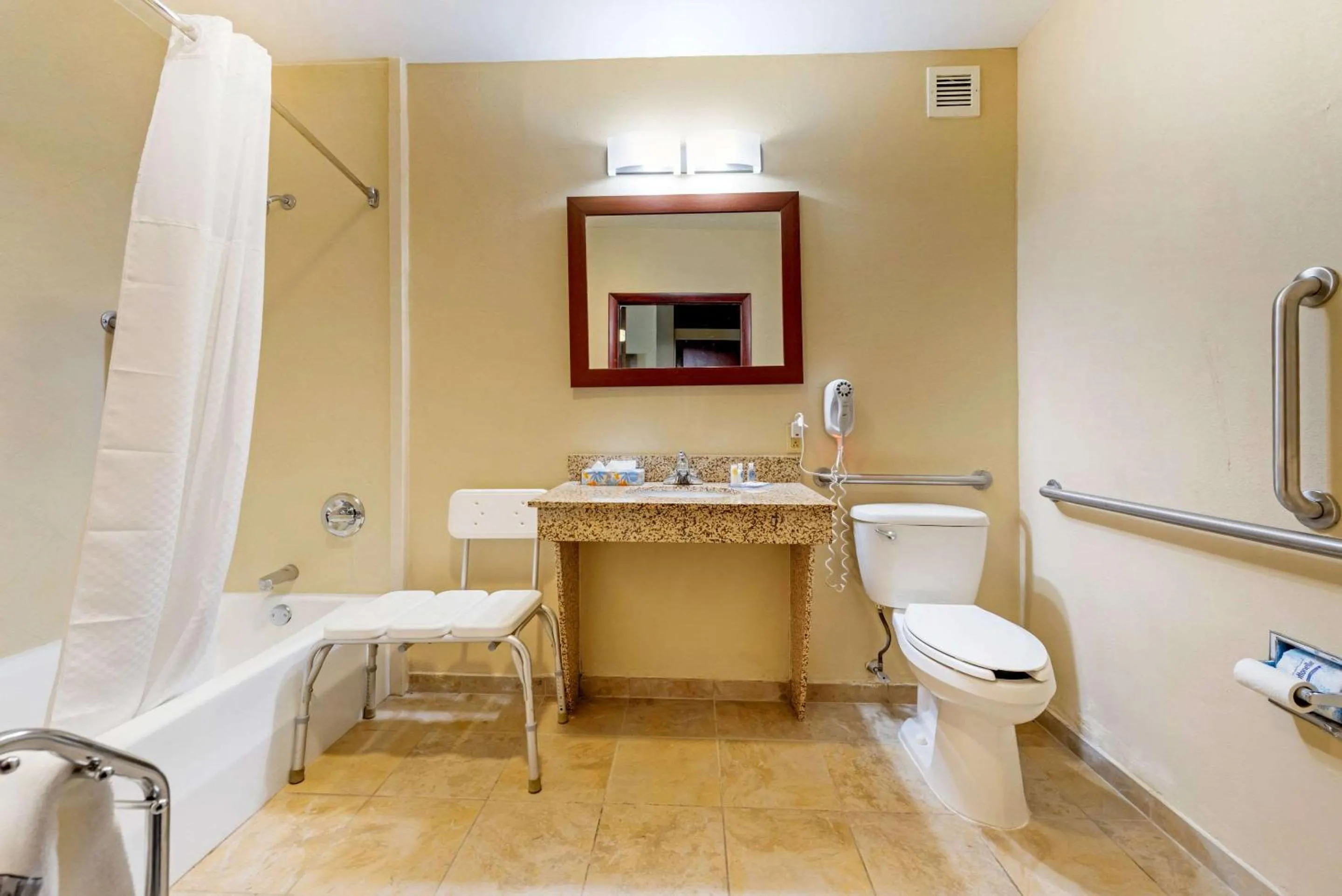 Bathroom in Comfort Inn & Suites Michigan City South