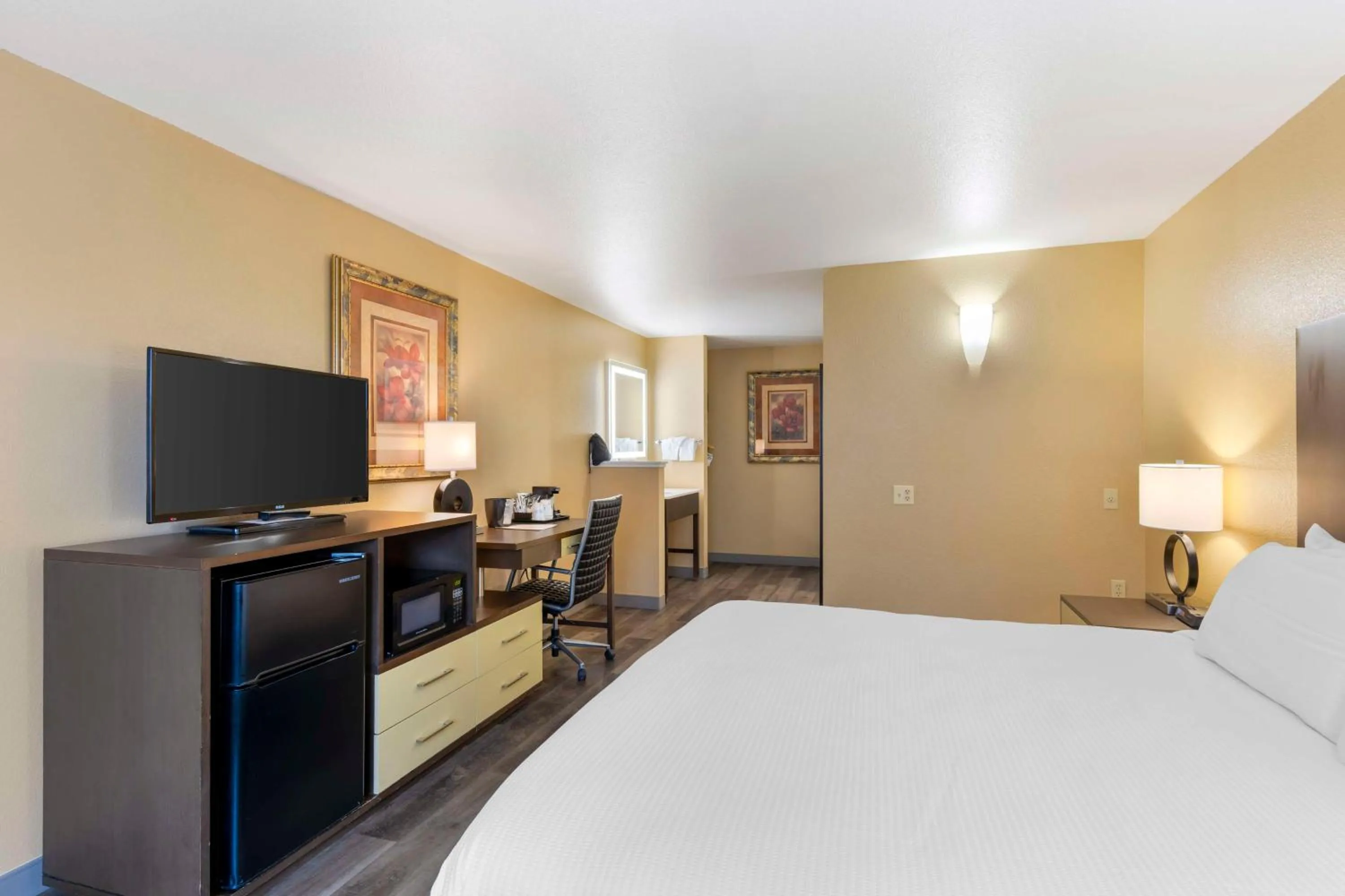 Bedroom, Bed in Best Western Fallon Inn & Suites