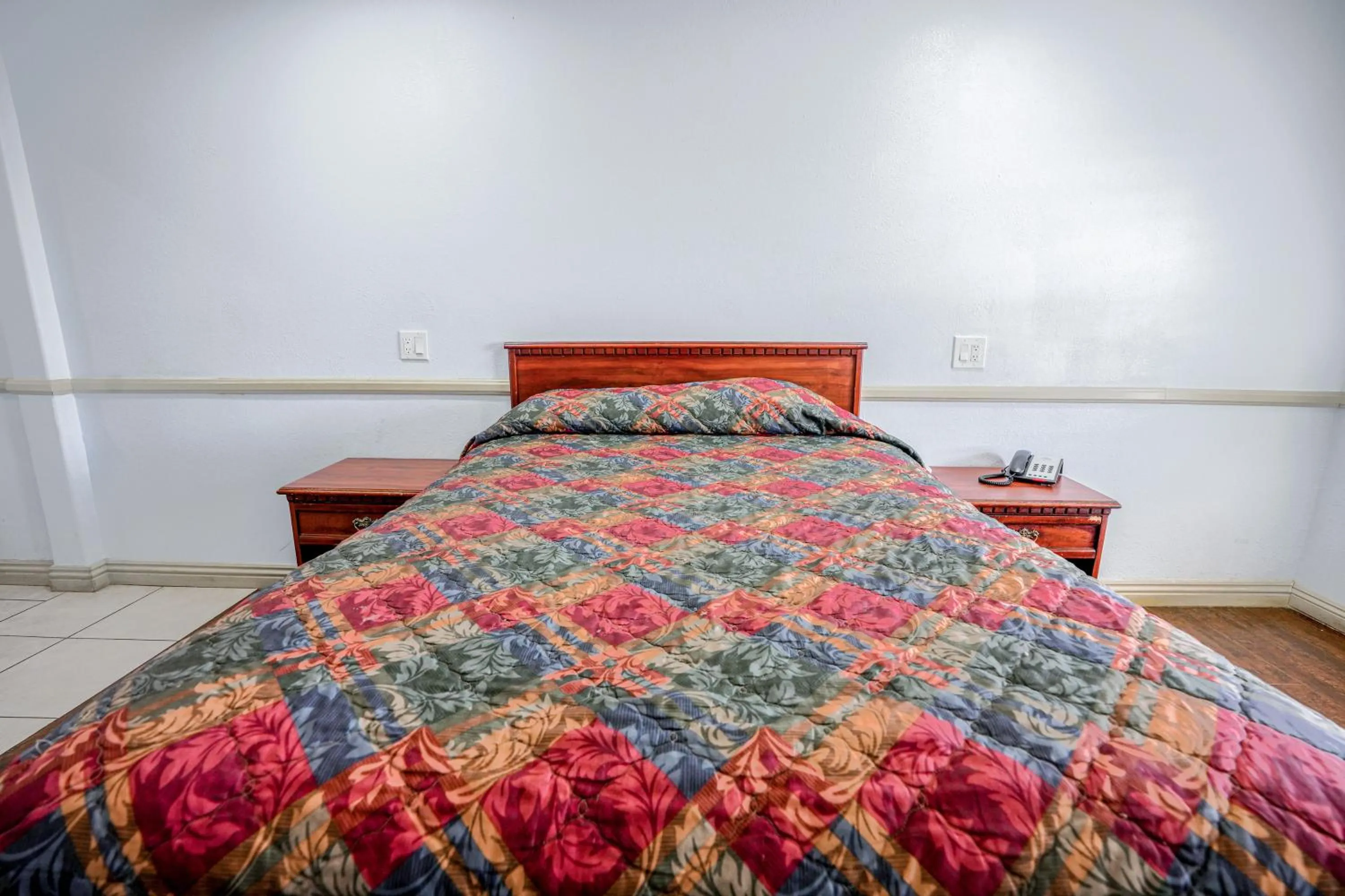 Bedroom, Bed in Day & Night Inn