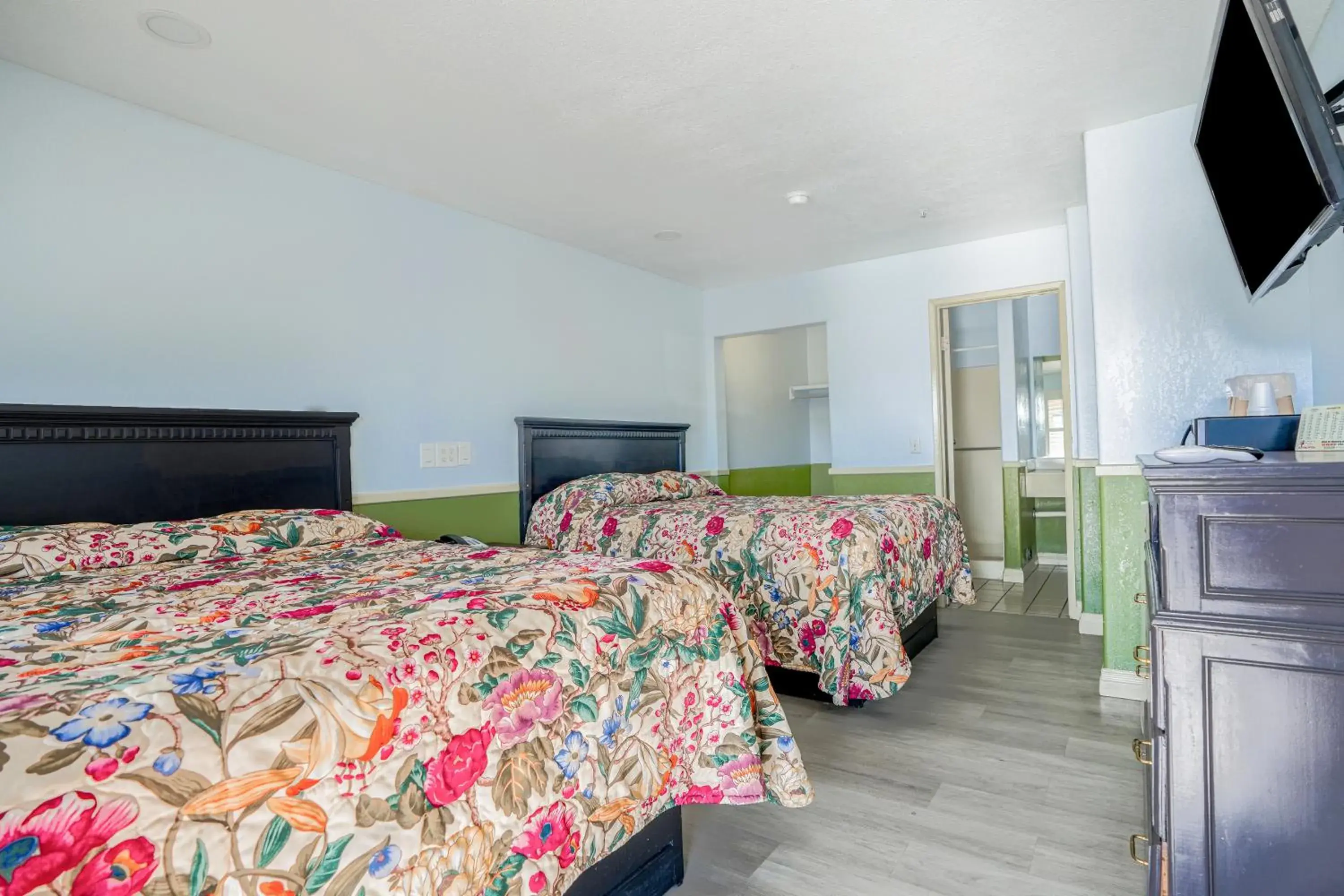 2 Queen Bed Smoking in Day & Night Inn 2 Queen Bed Smoking in Day & Night Inn