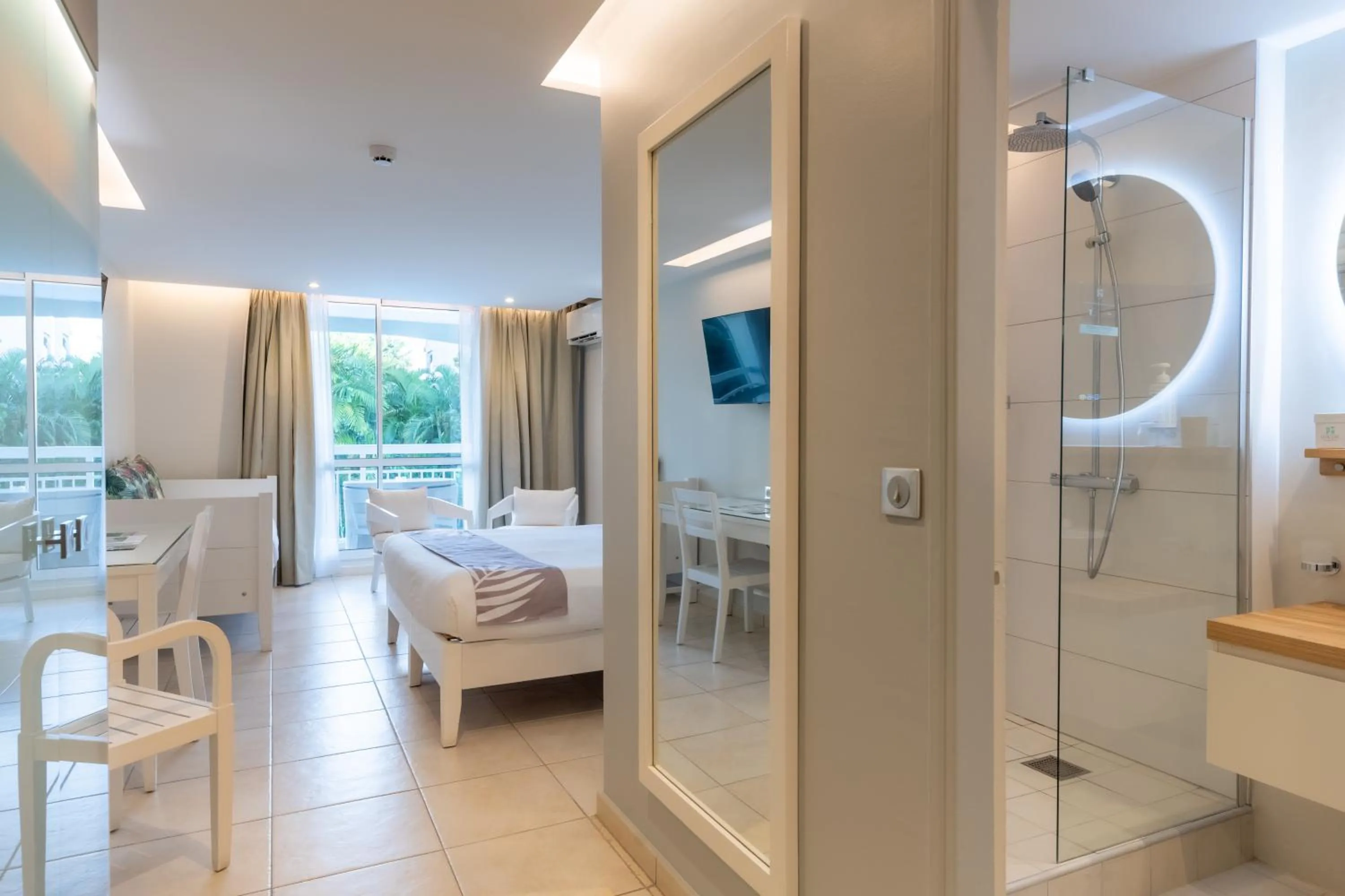 Shower, Bed in La Pagerie - Tropical Garden Hotel