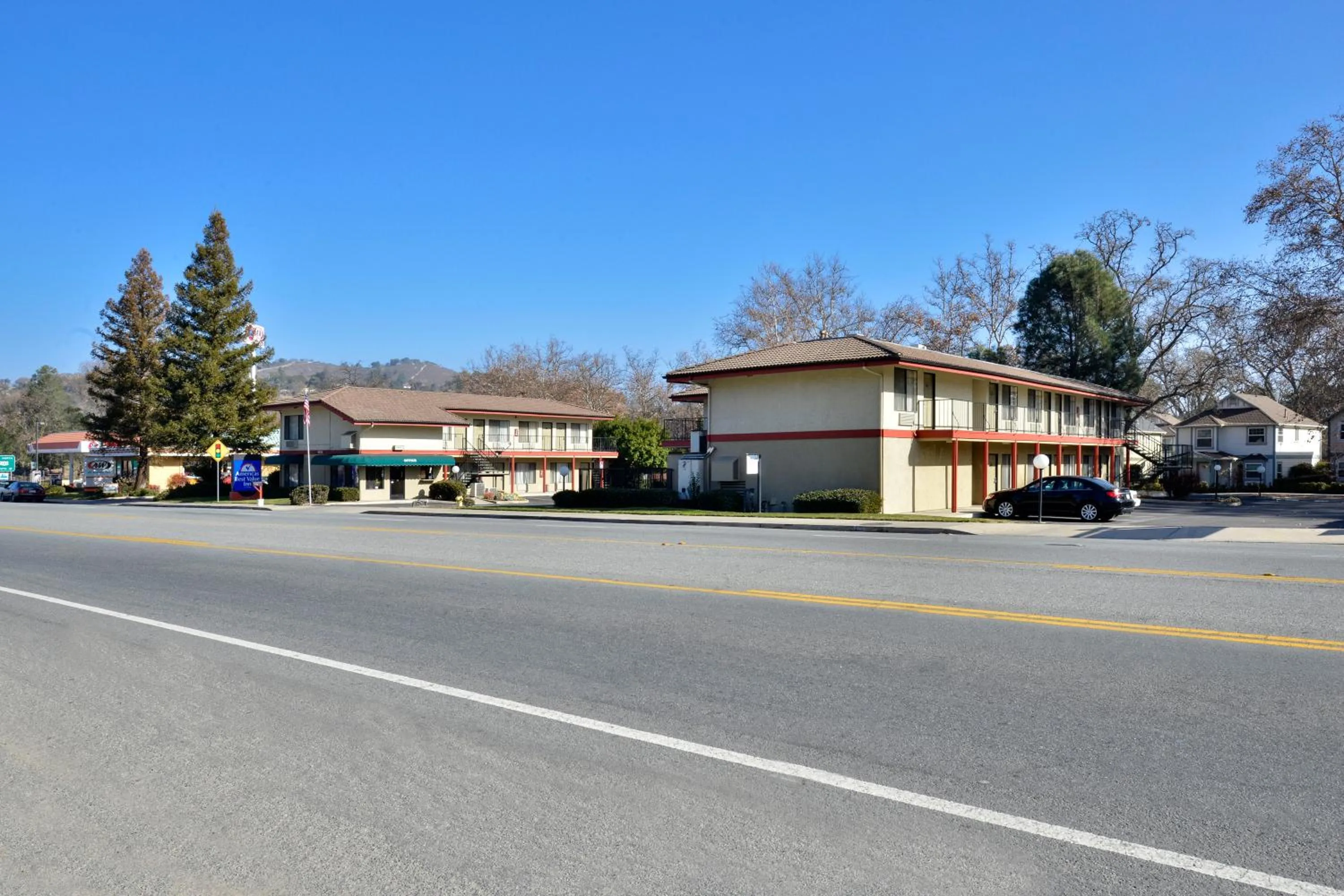 Facade/entrance in Atascadero Inn