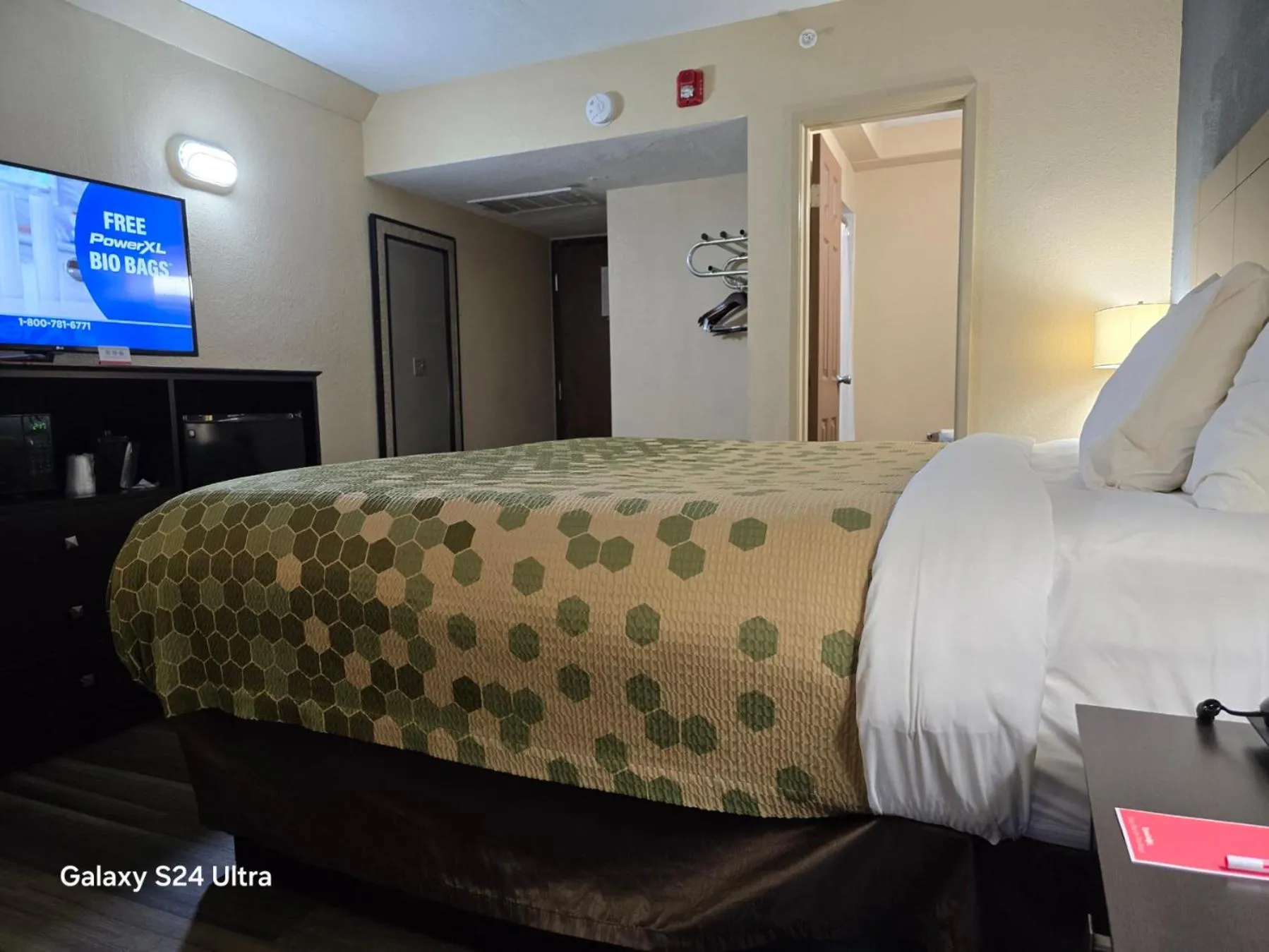 Photo of the whole room, Bed in Econo Lodge Inn & Suites Mason City - Clear Lake