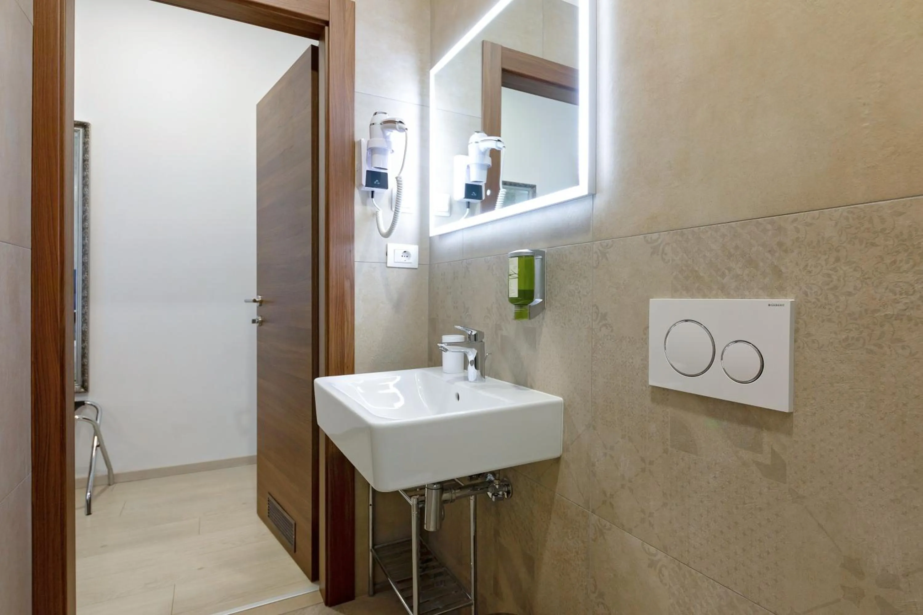 Shower in San Martino Rooms