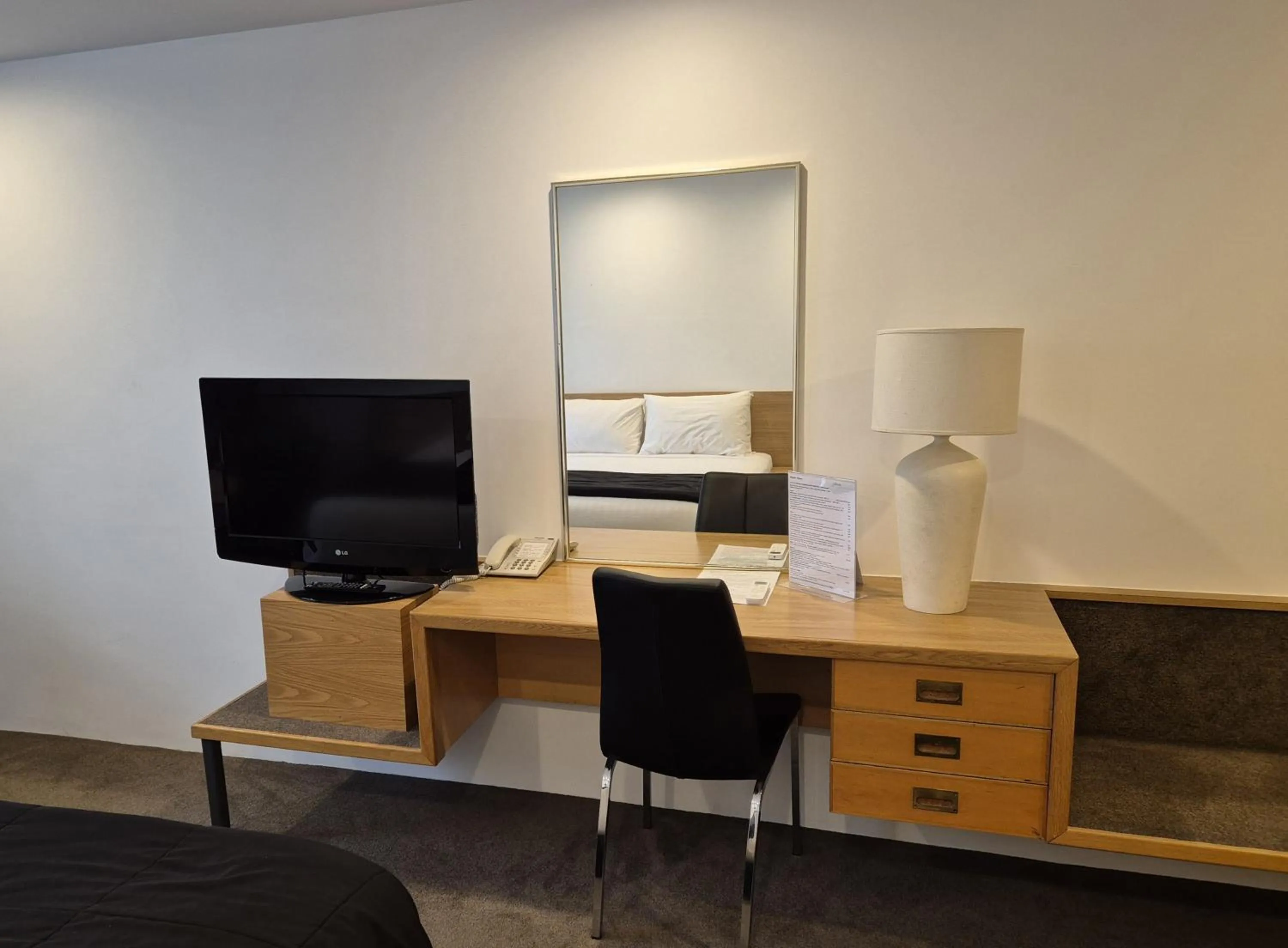 hair dresser in Auto Lodge