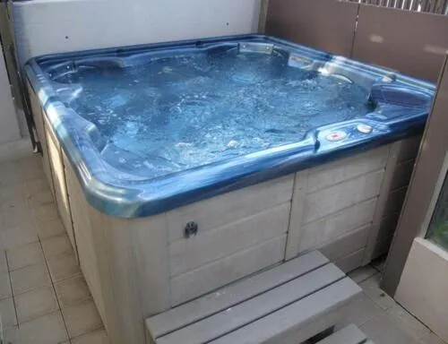 Hot Tub in Auto Lodge