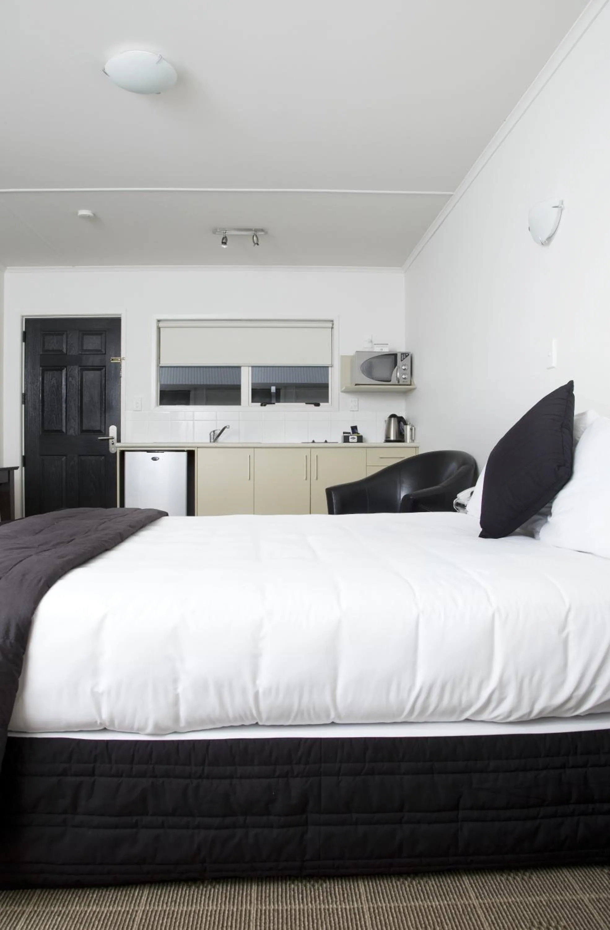 Kitchen or kitchenette, Bed in Hygate Motor Lodge