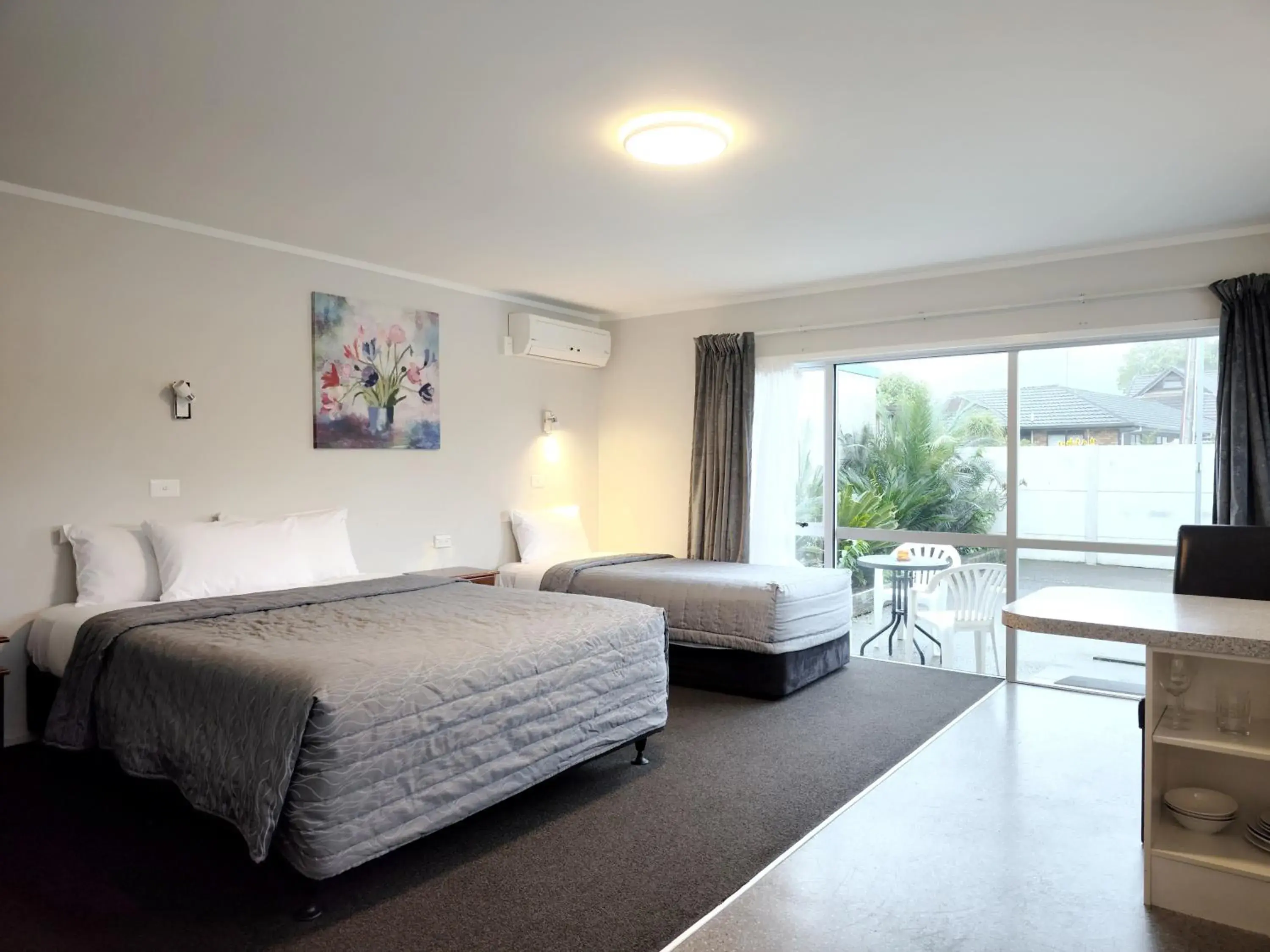 Twin Studio Disability Access in Continental Motel Twin Studio Disability Access in Continental Motel