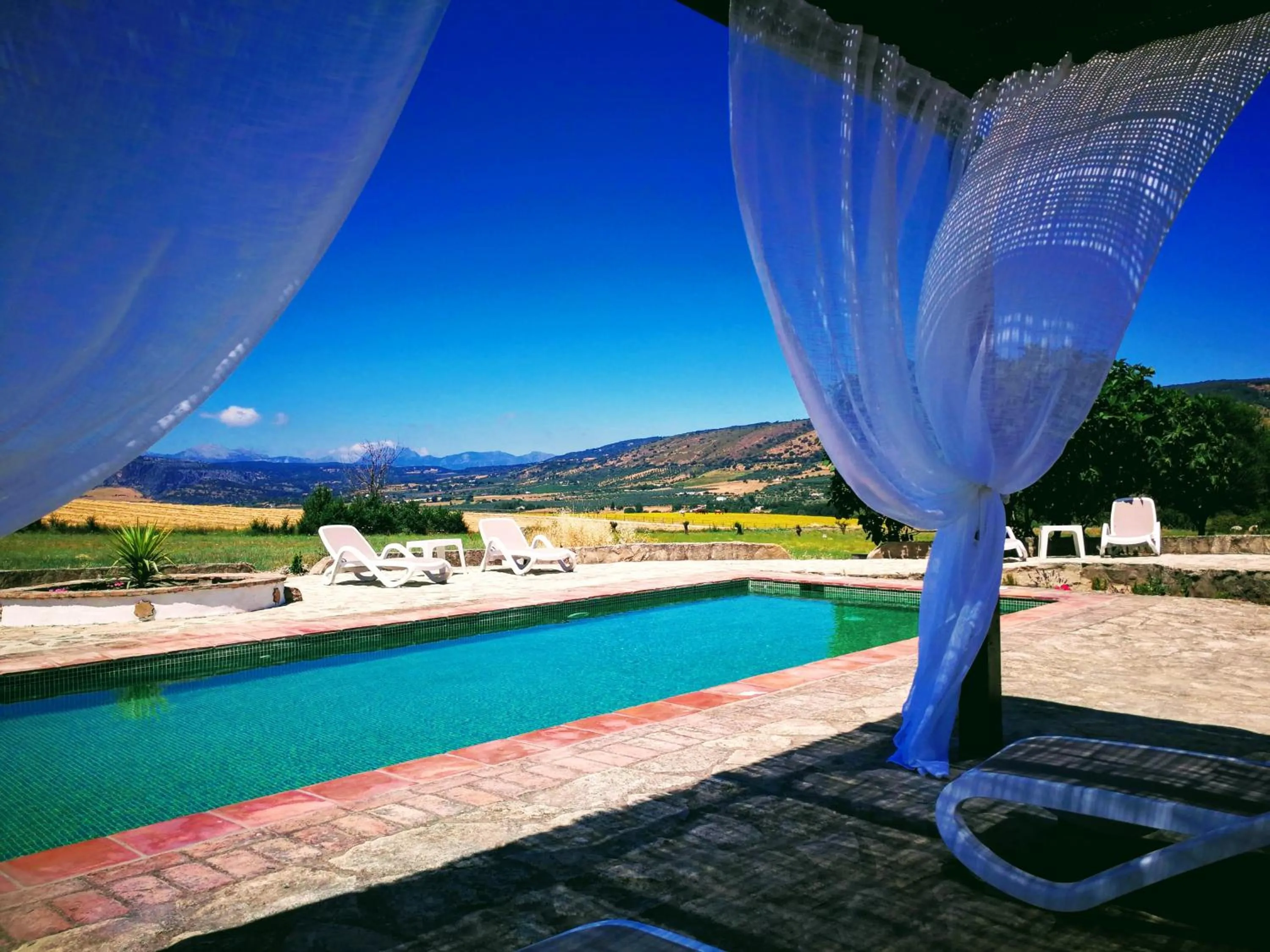 Swimming pool in Hotel Ronda Moments