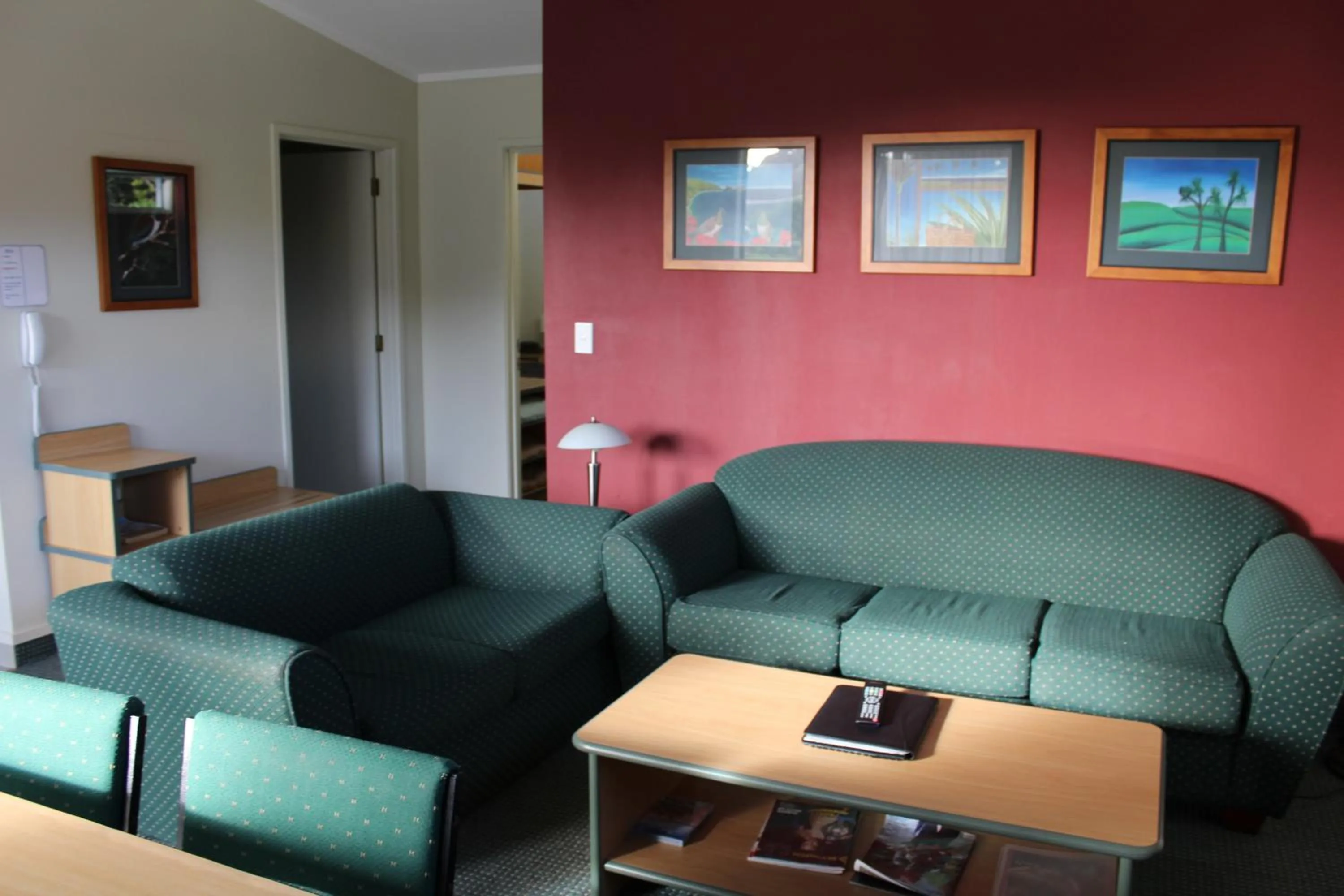 Living room in Bay of Islands Gateway Motel & Apartments