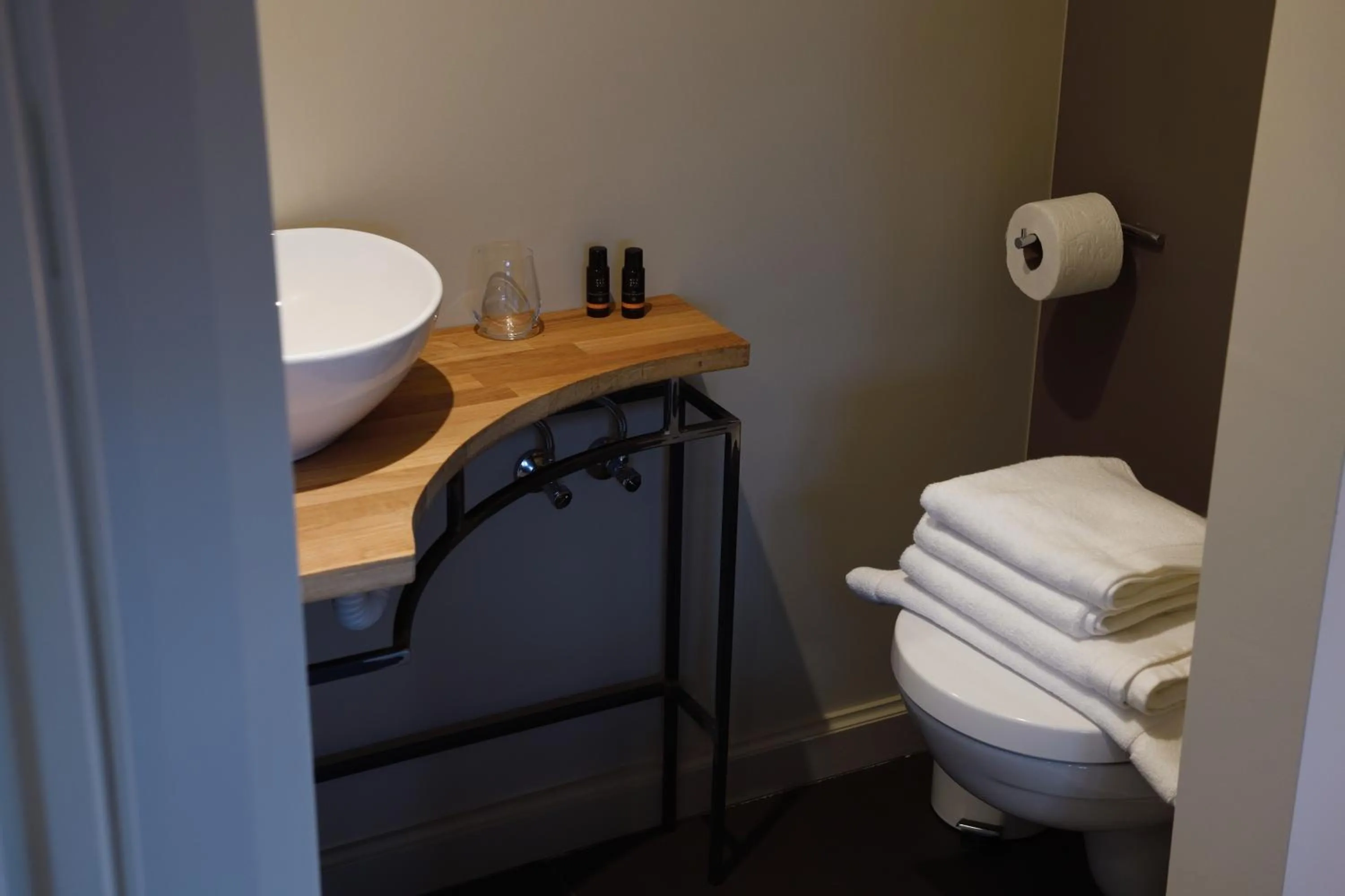 Toilet in Maison Stout