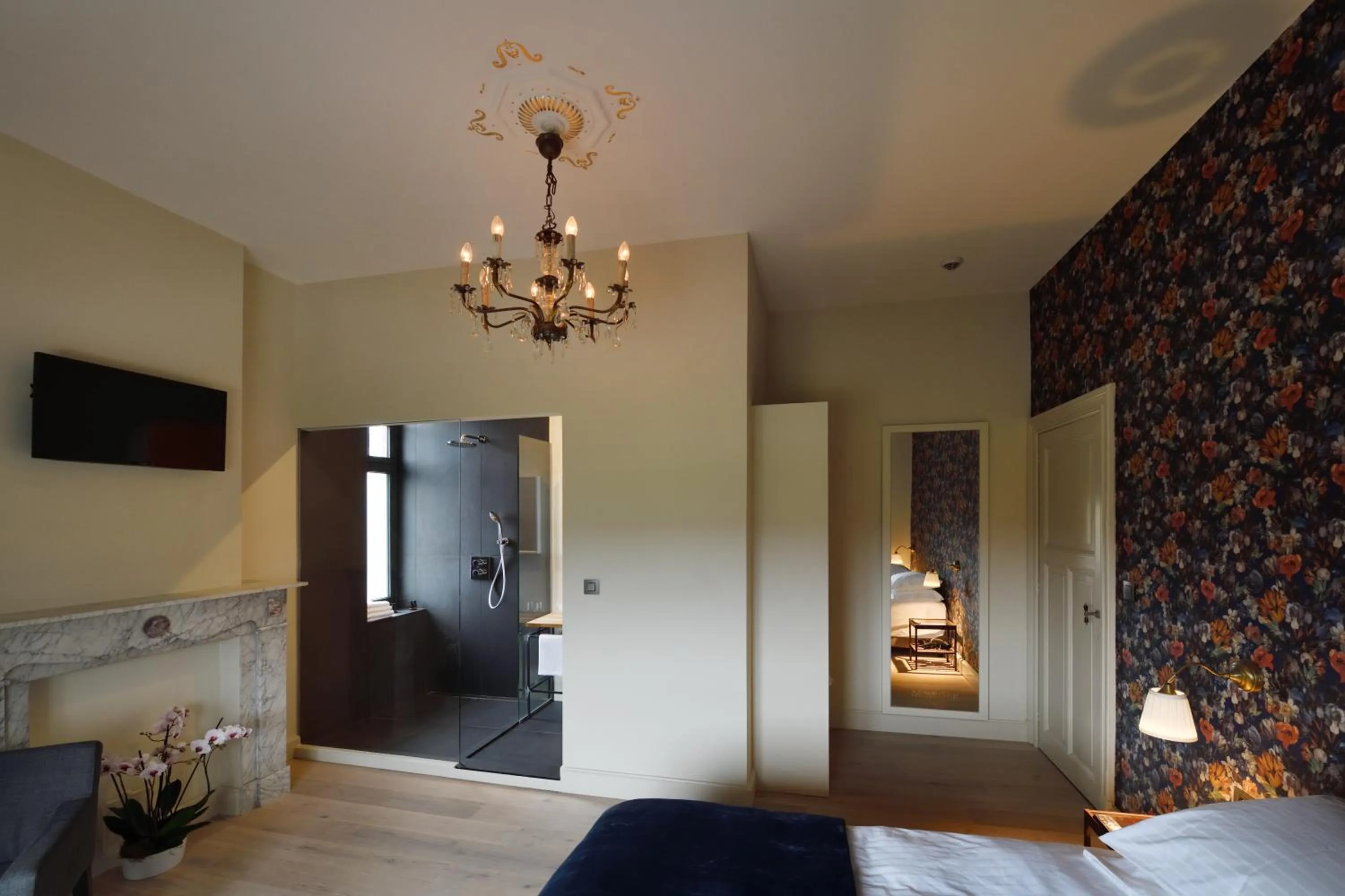 Photo of the whole room in Maison Stout