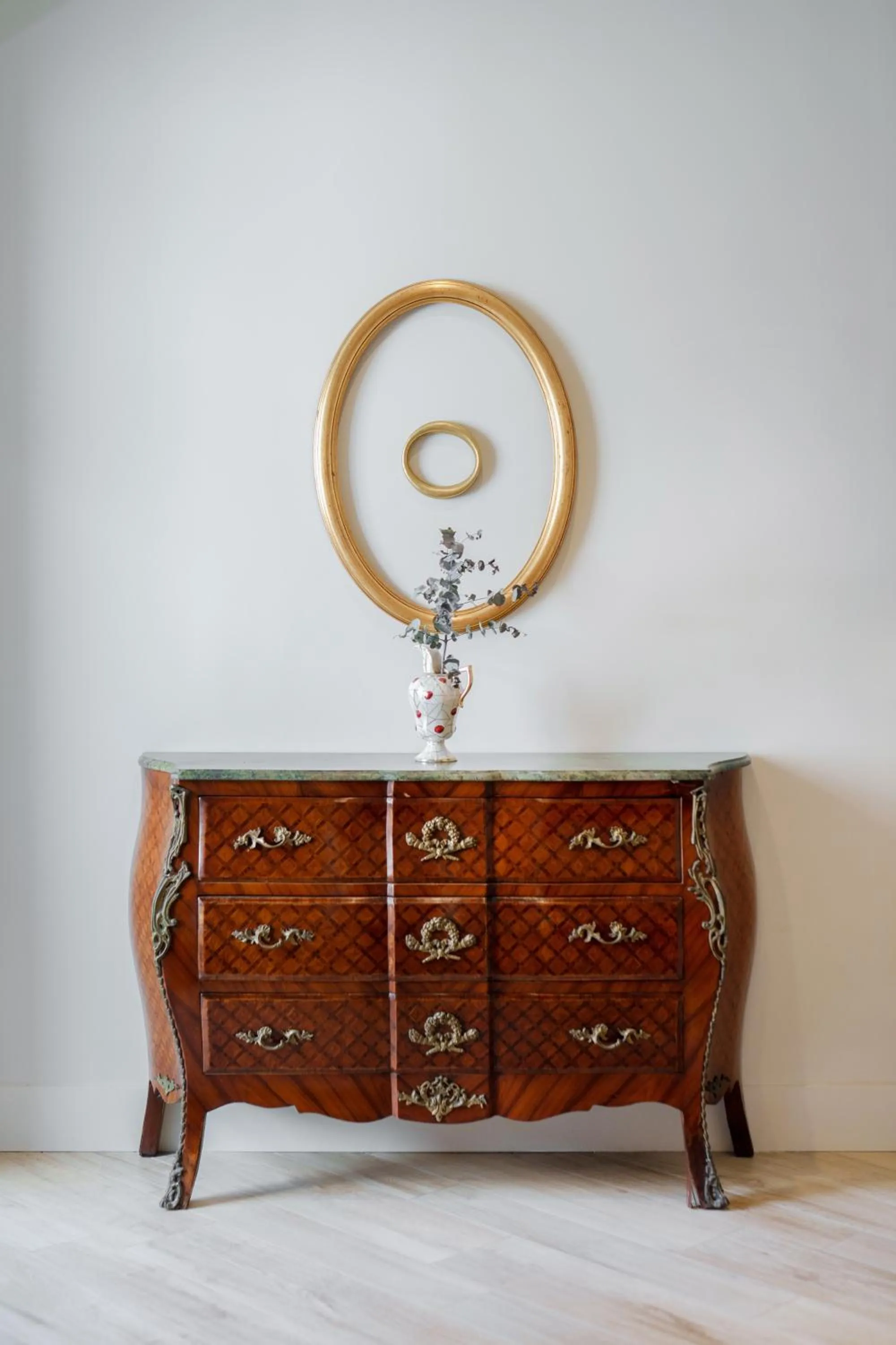 Decorative detail in It's Room Naples