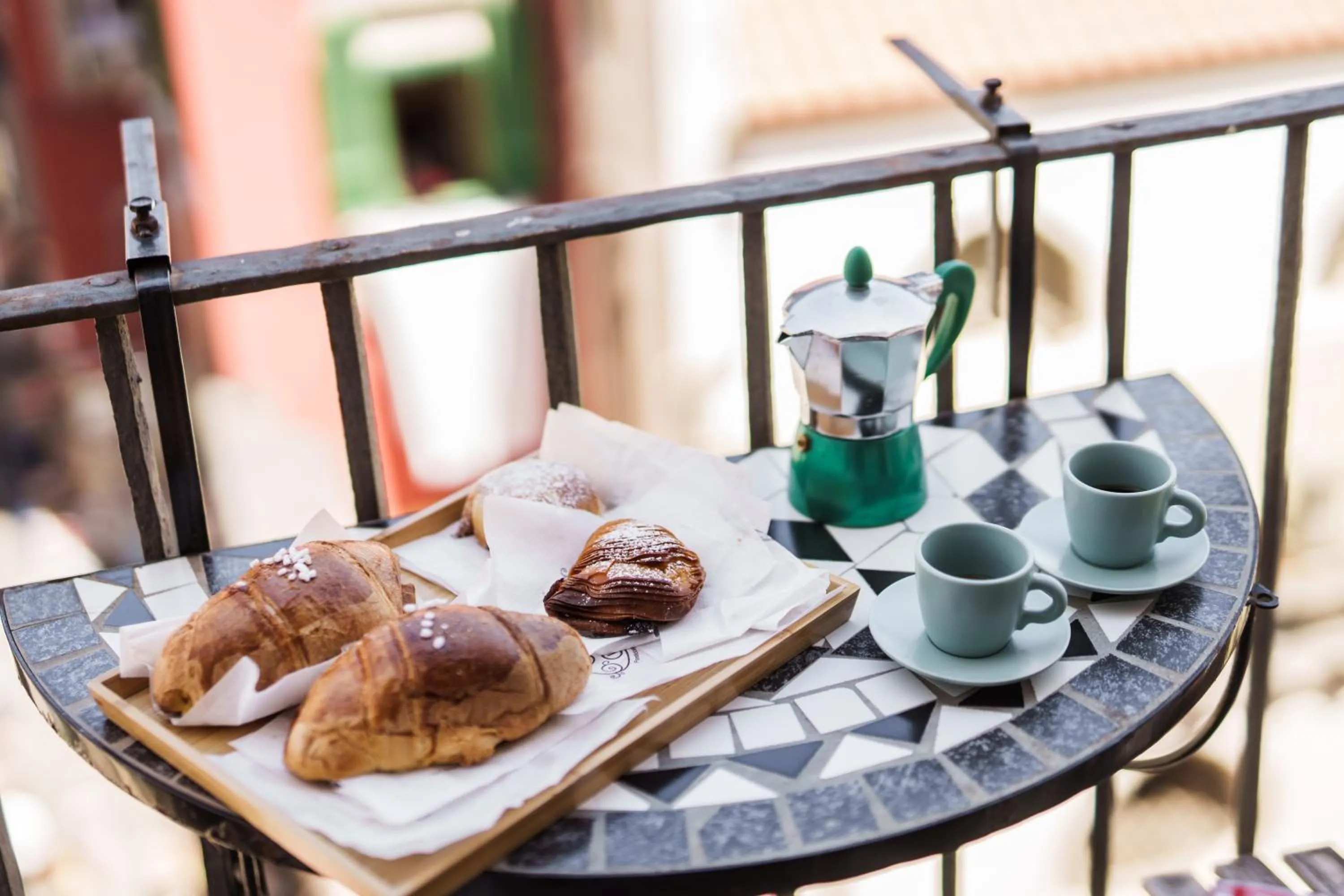 Coffee/tea facilities in It's Room Naples