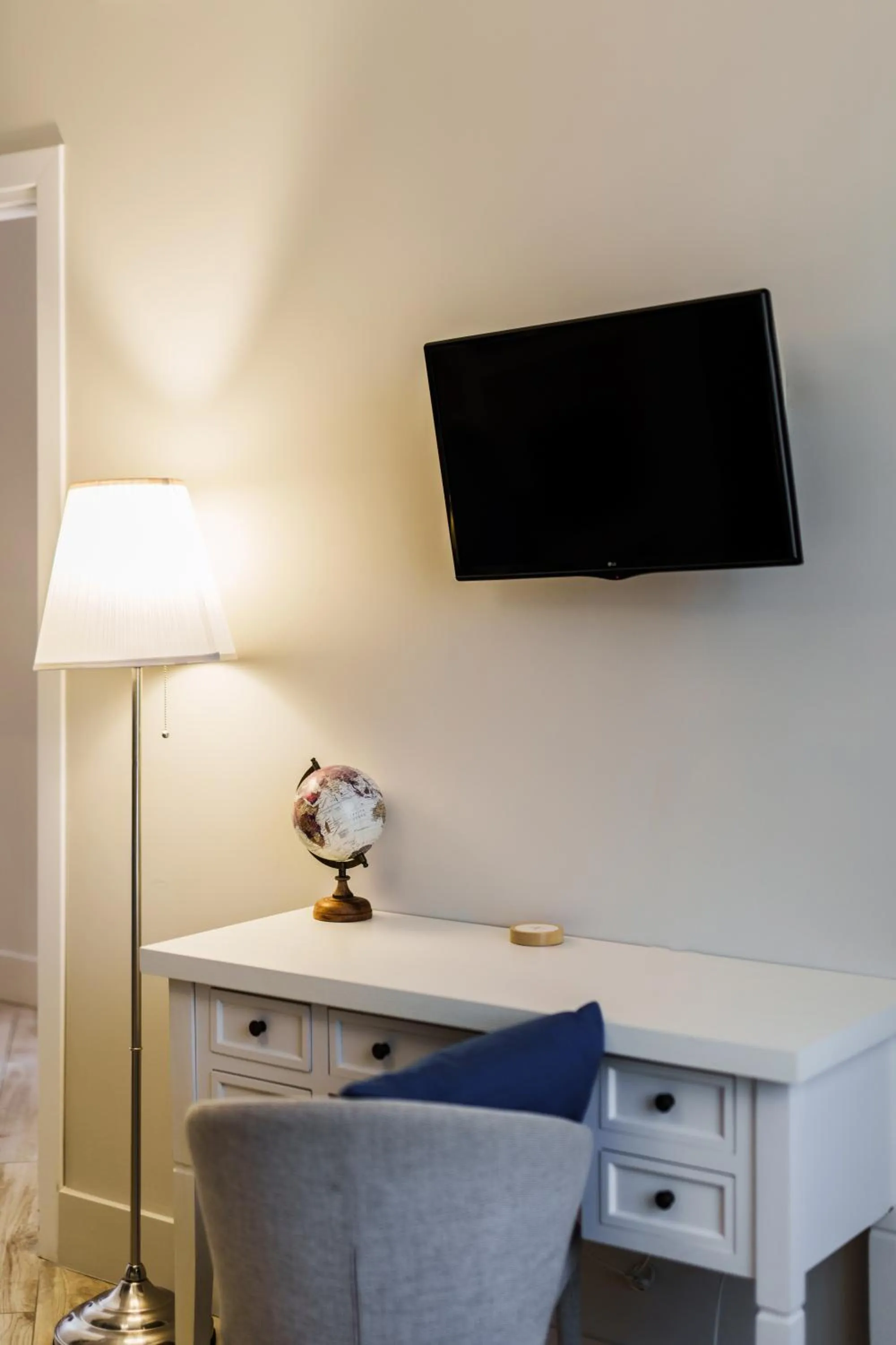 TV and multimedia in It's Room Naples