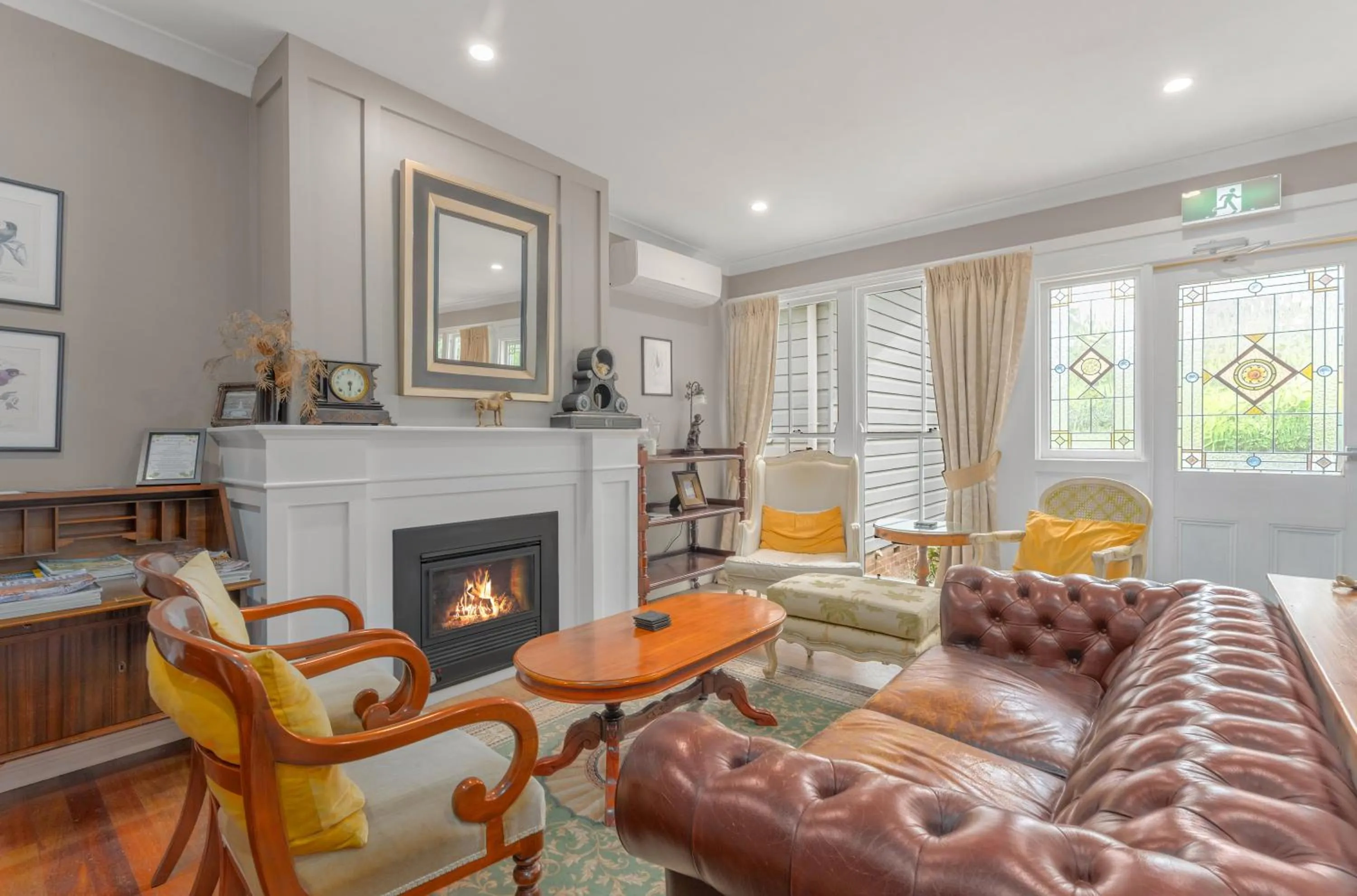 Communal lounge/ TV room in The Bundanoon Guest House