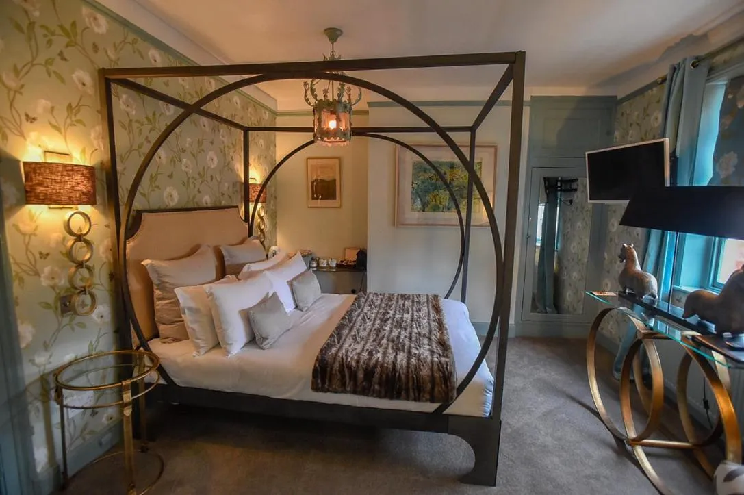 Bedroom, Bed in the kingsbury 7even 8ight