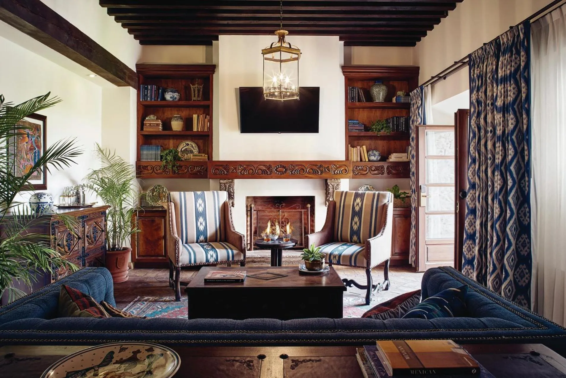 Living room in Casa de Sierra Nevada, A Belmond Hotel, San Miguel de Allende