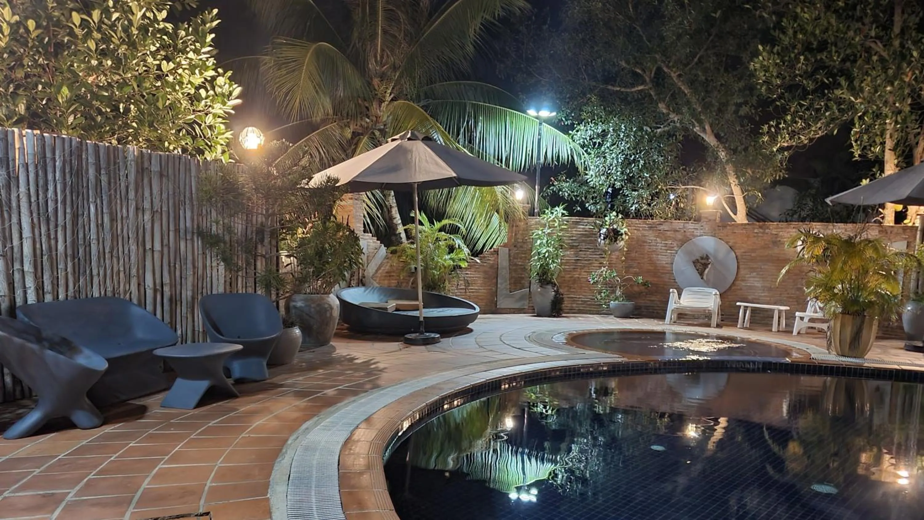 Swimming pool in Kep Lodge