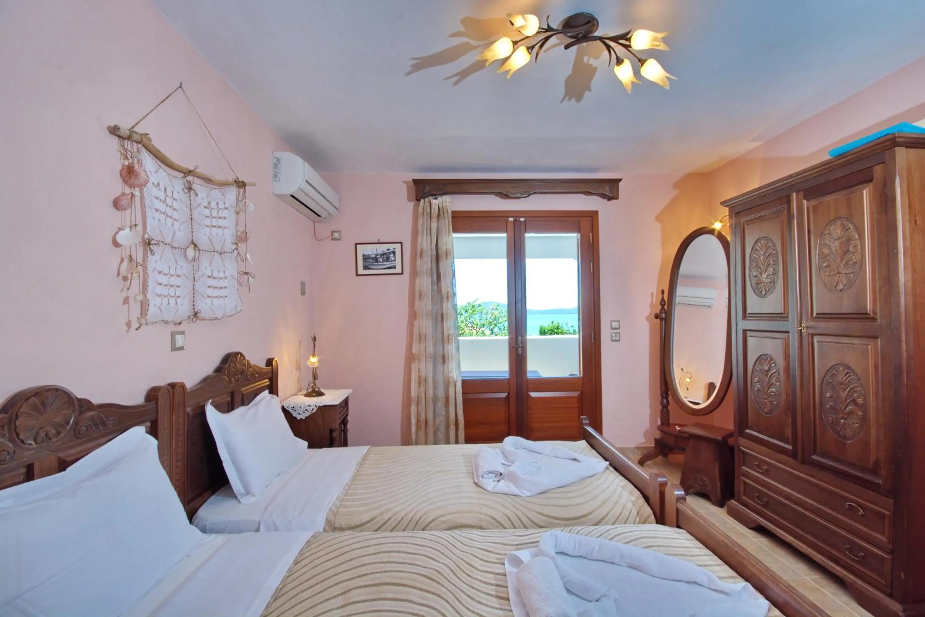Bedroom, Bed in Pelagos Villas