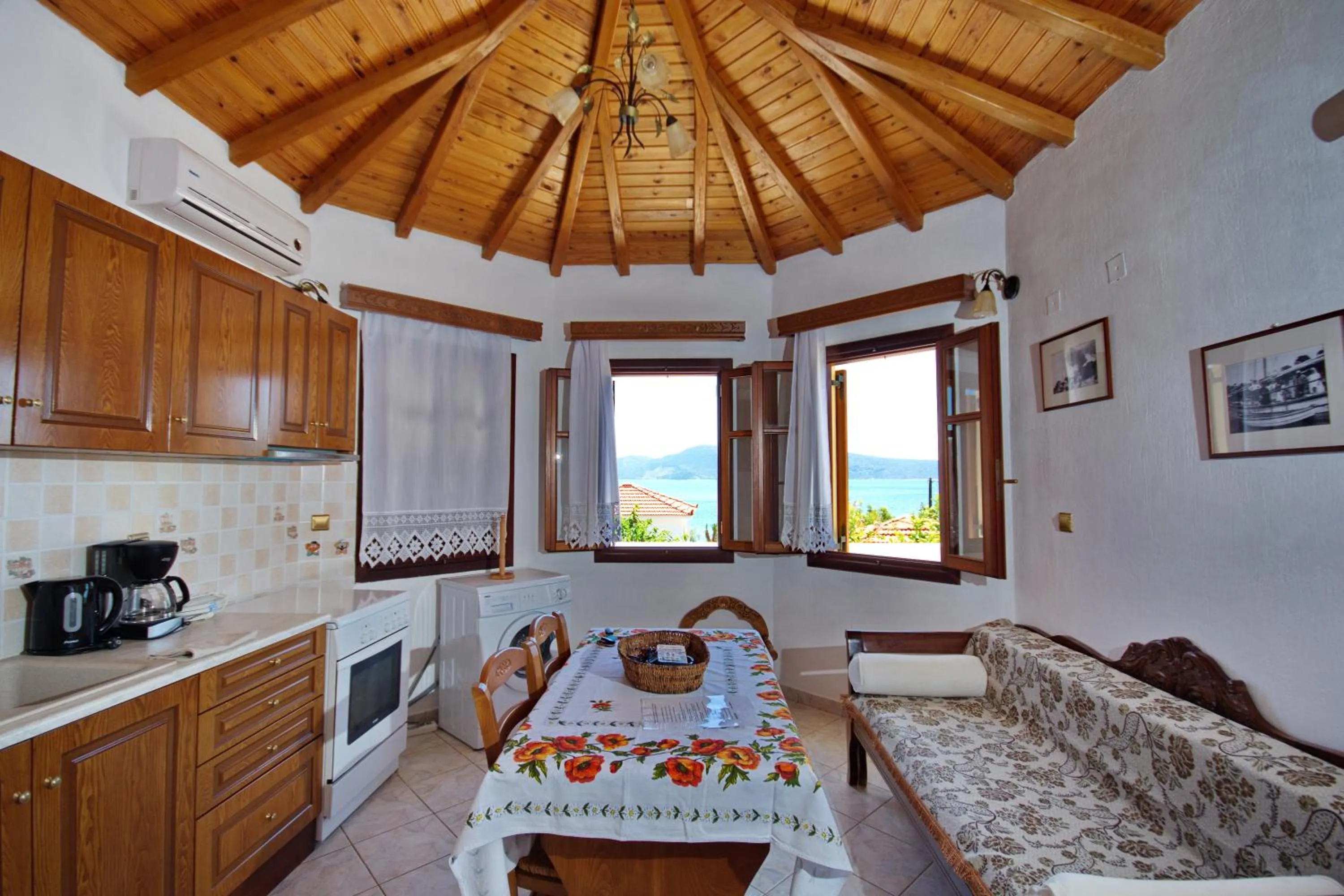 Kitchen or kitchenette, Bed in Pelagos Villas
