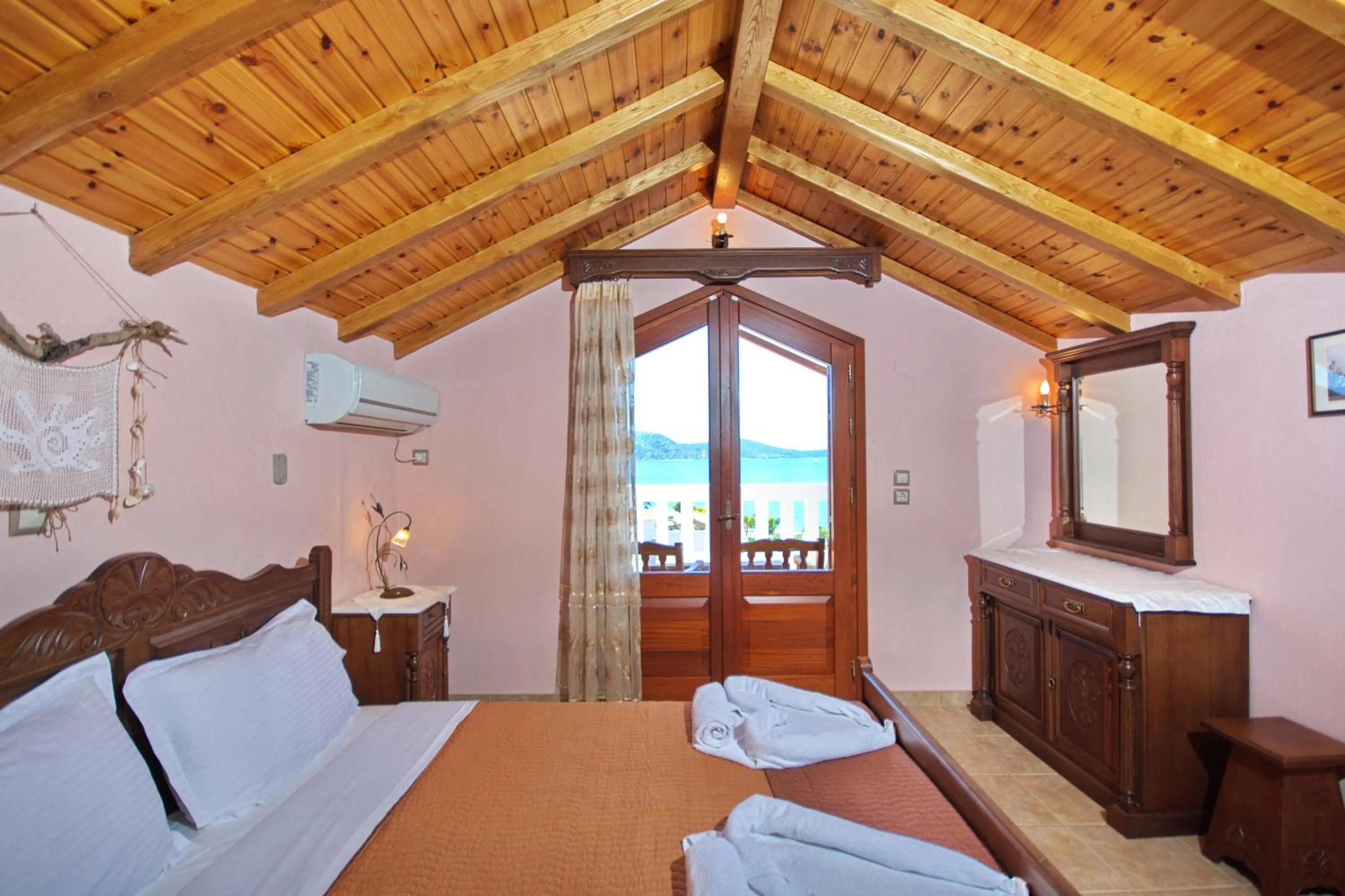 Bedroom, Bed in Pelagos Villas