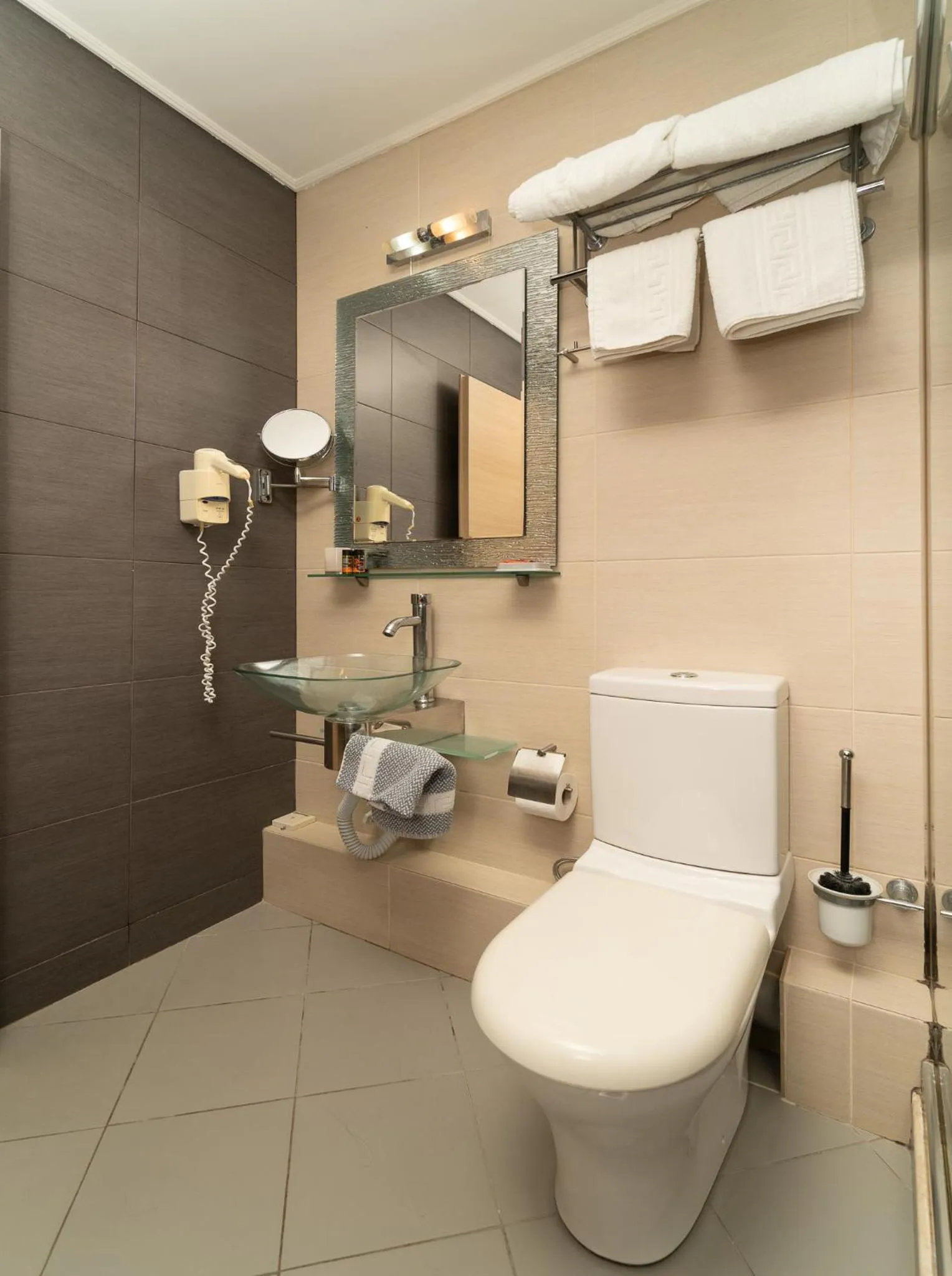 Toilet in Tsokas Hotel