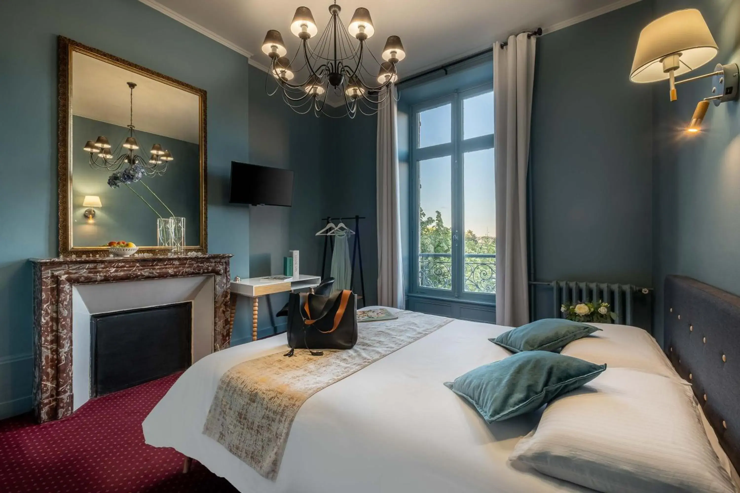 Elegance Room - single occupancy in Hotel de Paris, Hotel Particulier du XIX Elegance Room - single occupancy in Hotel de Paris, Hotel Particulier du XIX