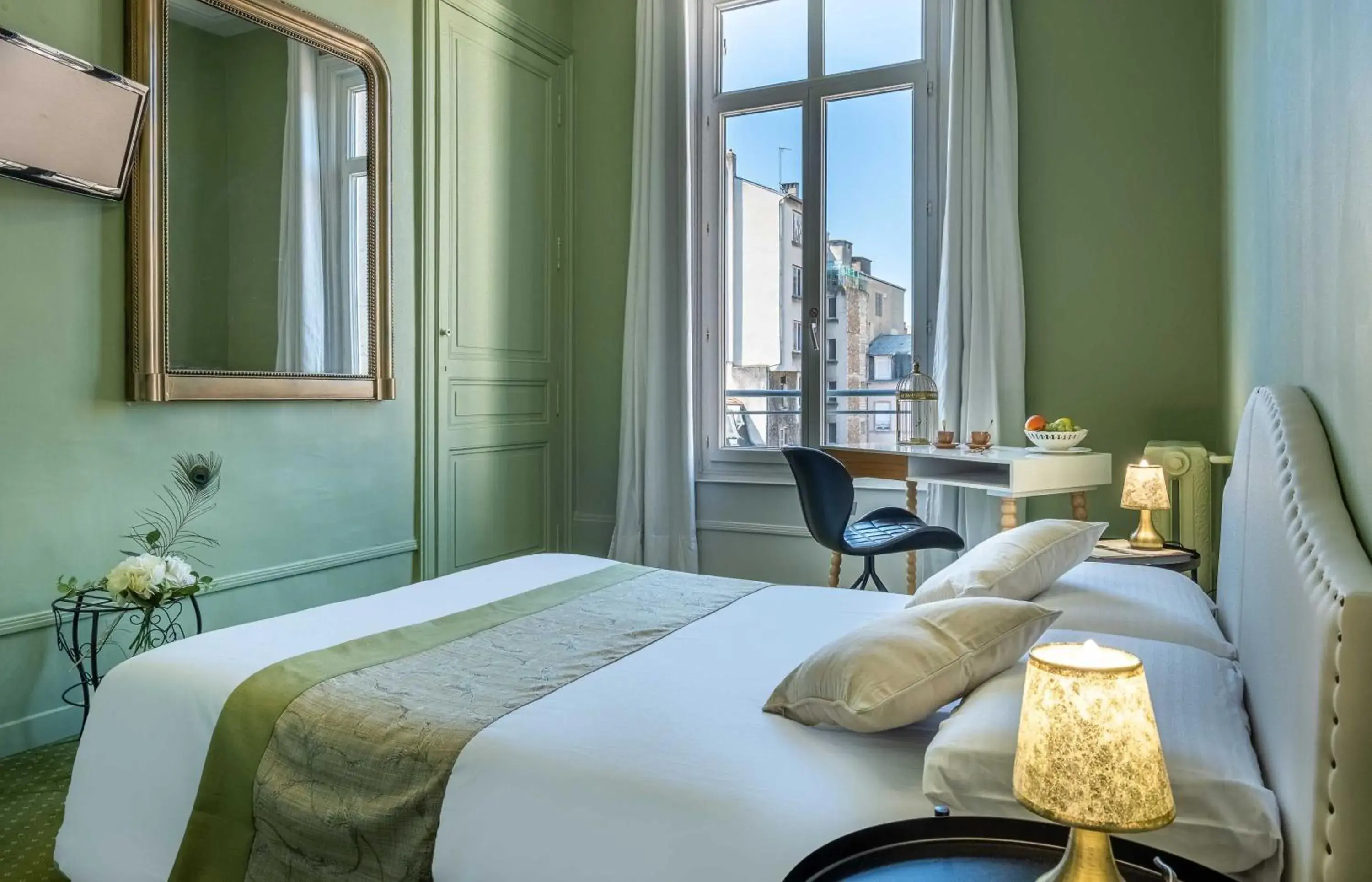 Classic Room - single occupancy in Hotel de Paris, Hotel Particulier du XIX Classic Room - single occupancy in Hotel de Paris, Hotel Particulier du XIX