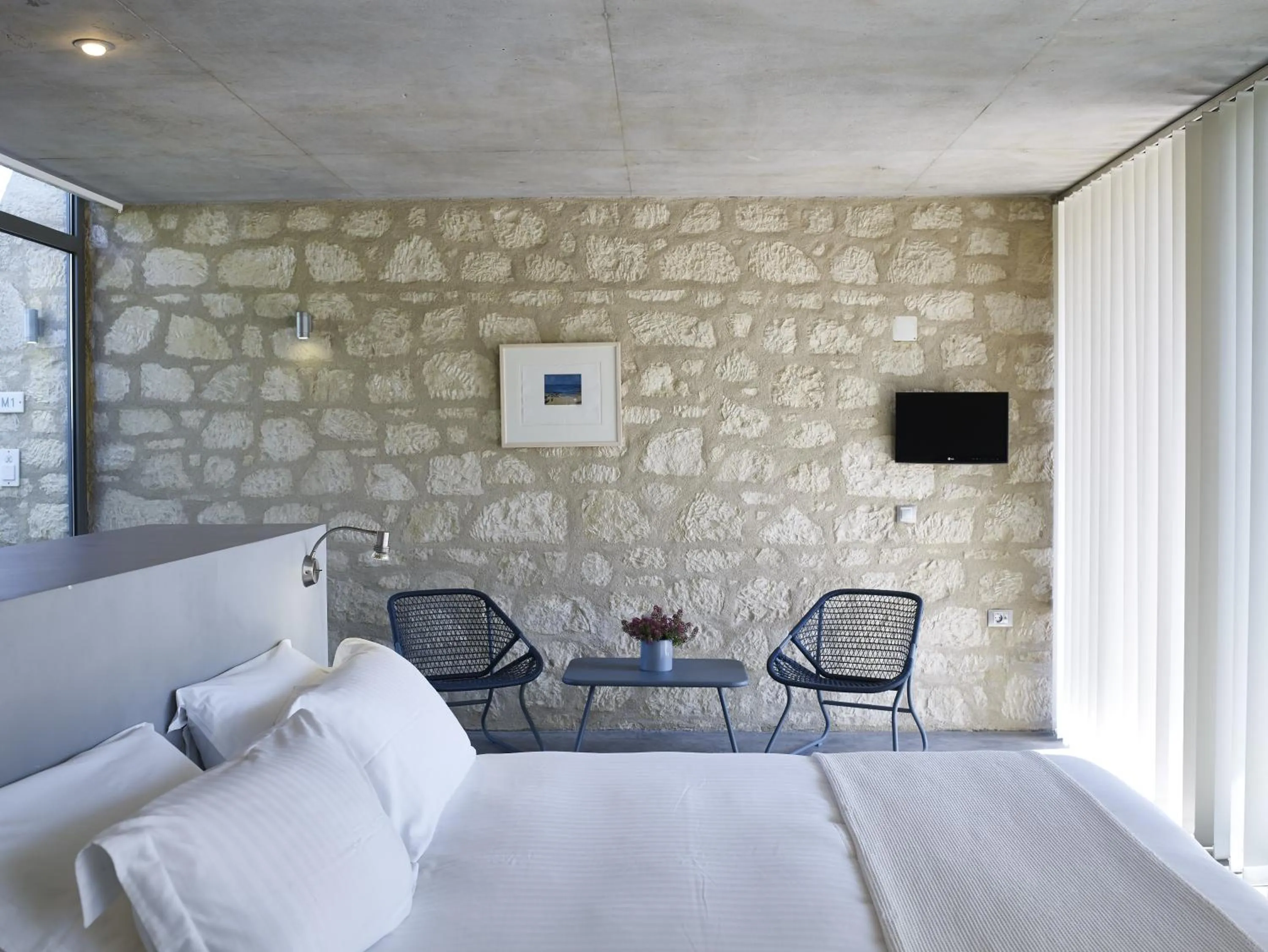 Bed in Leivatho Hotel