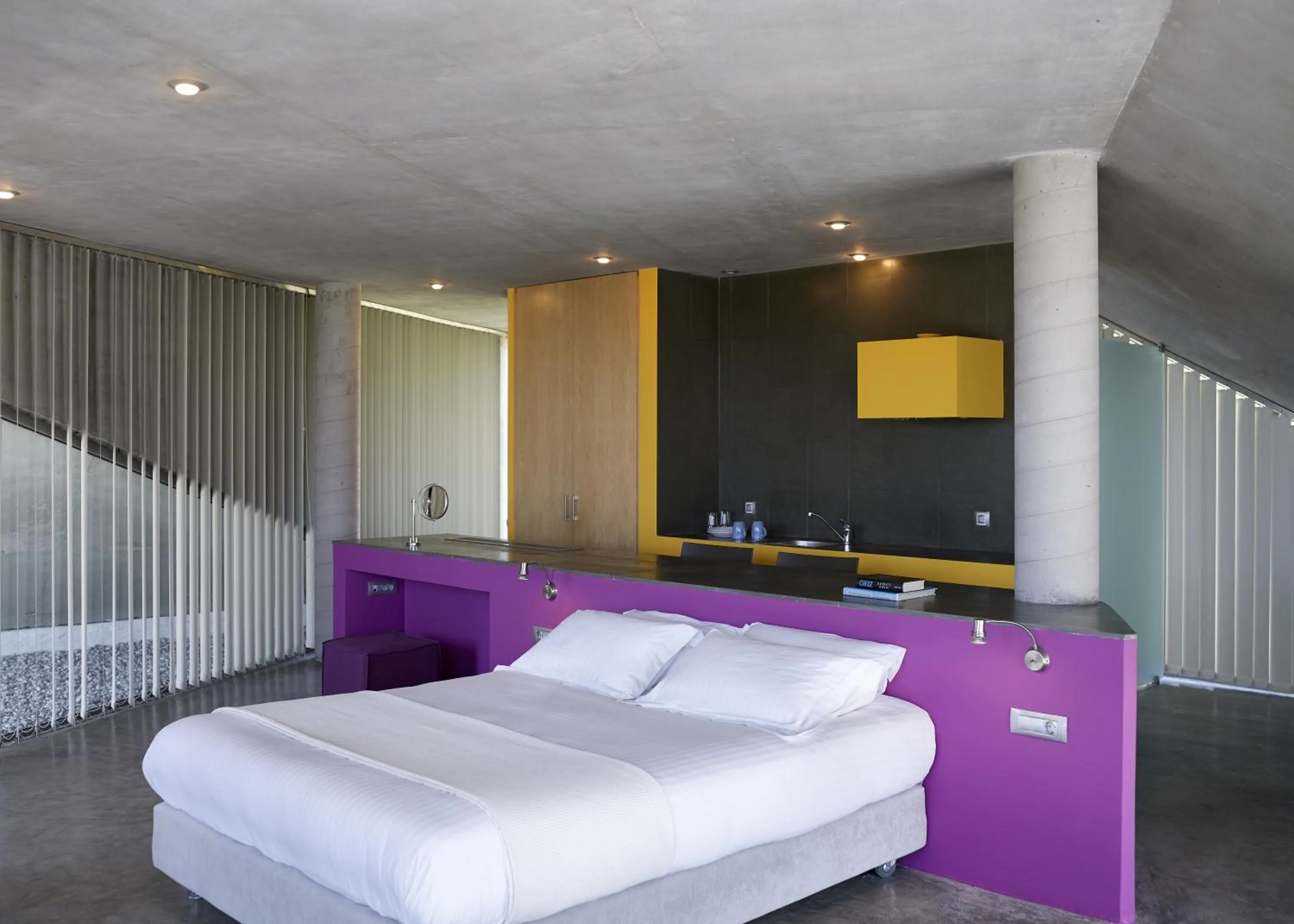 Bed in Leivatho Hotel